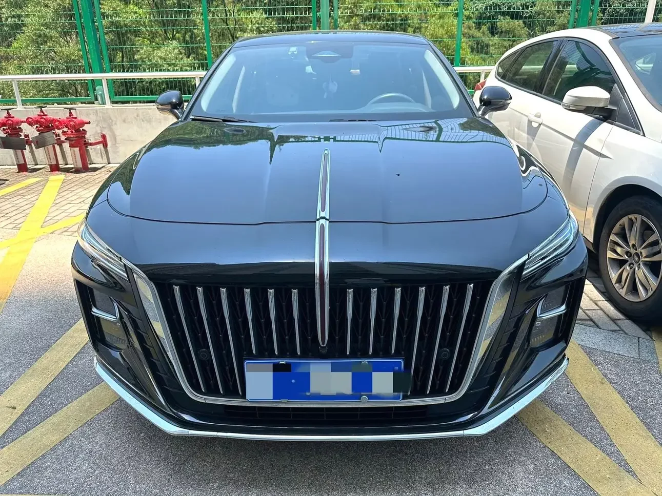 Hongqi H5