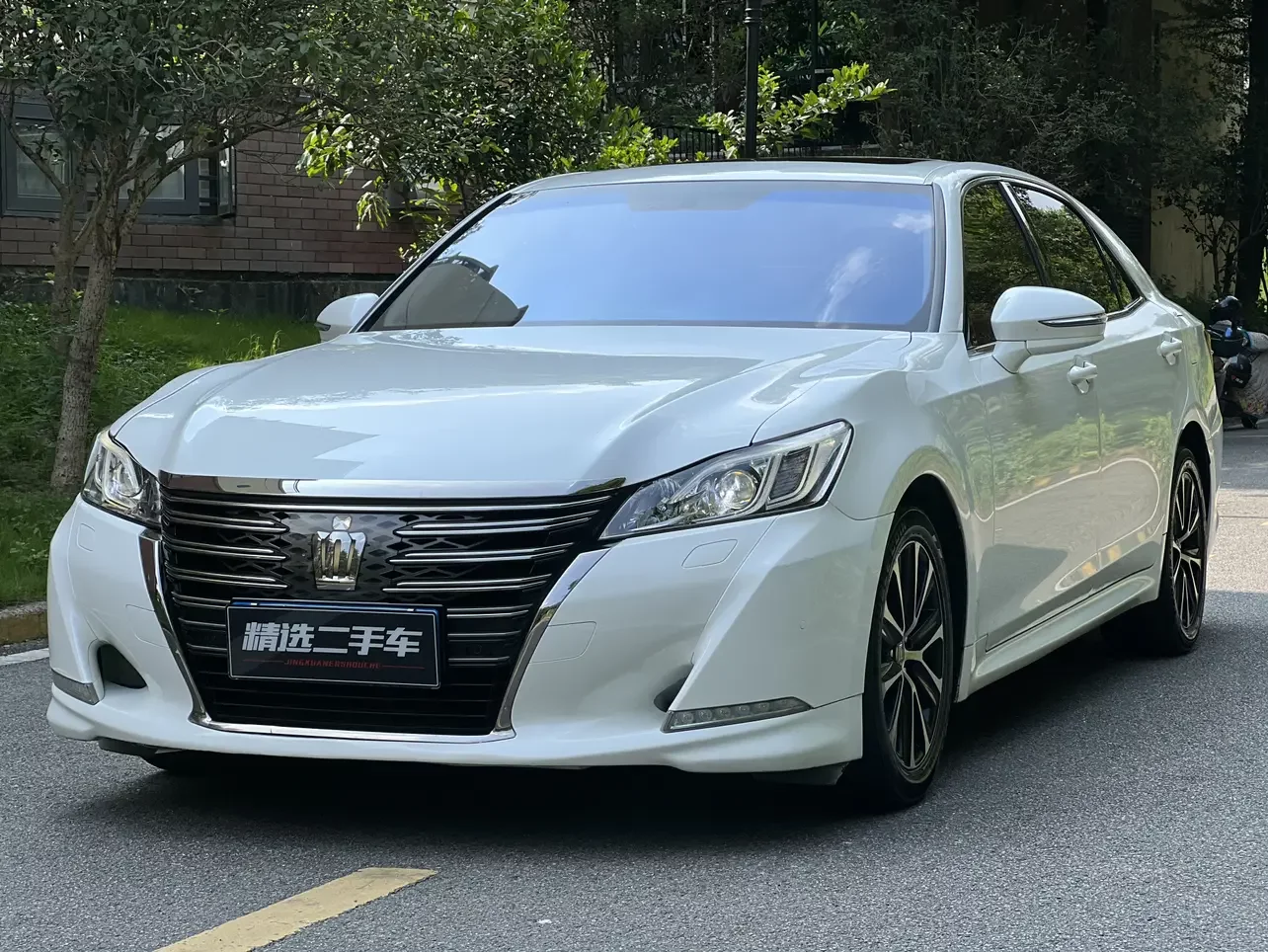 Toyota crown