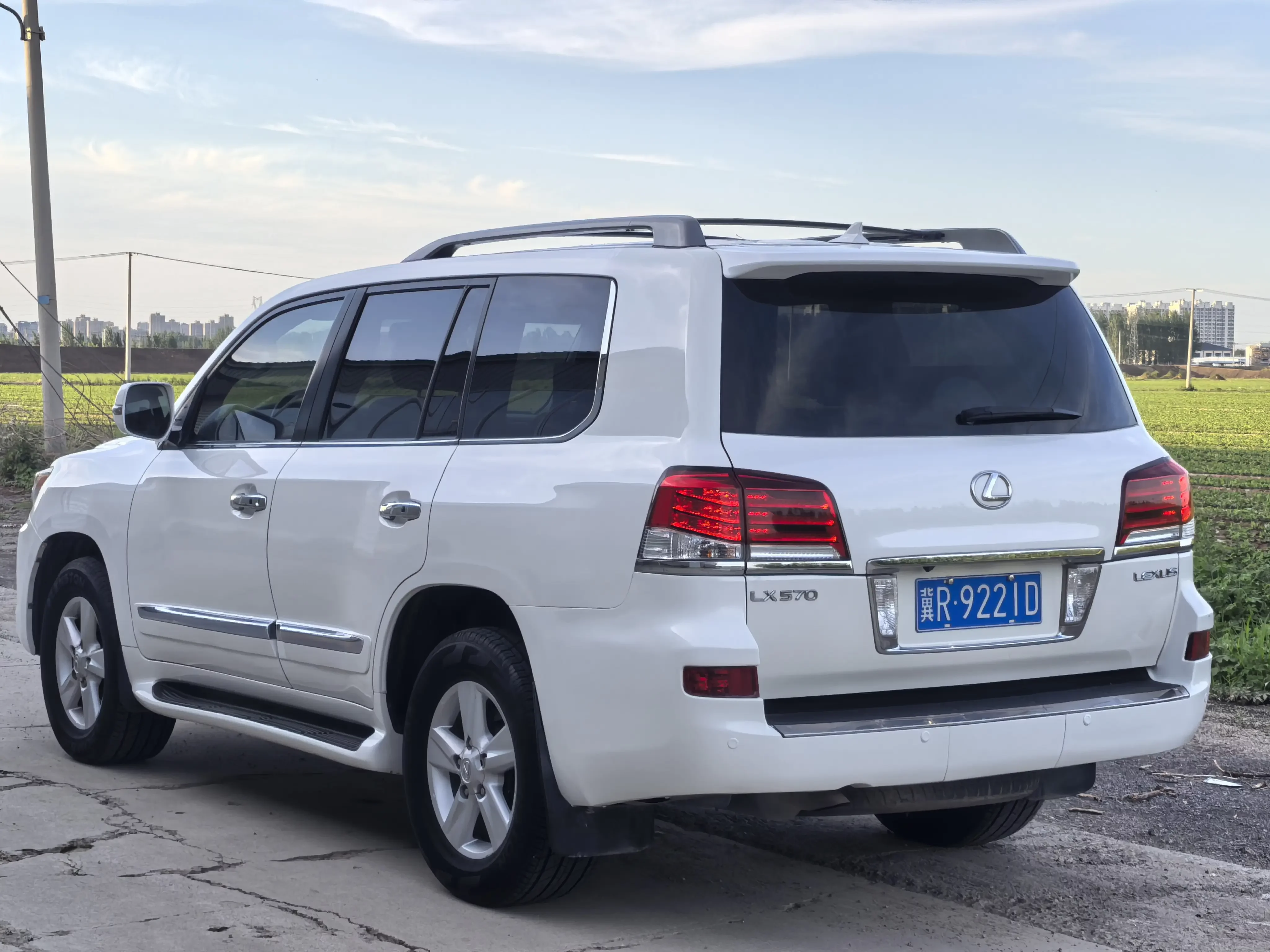Lexus LX