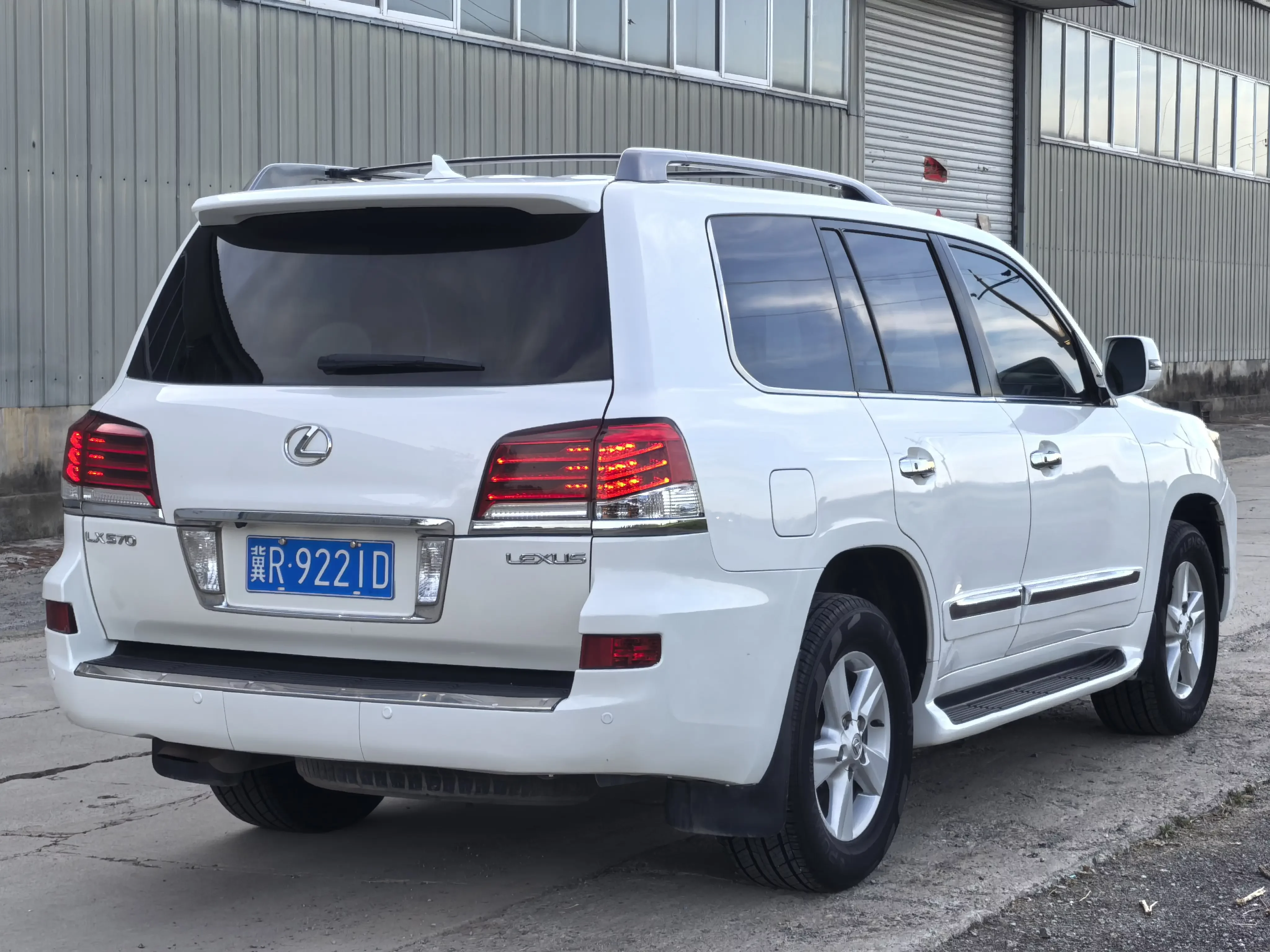 Lexus LX