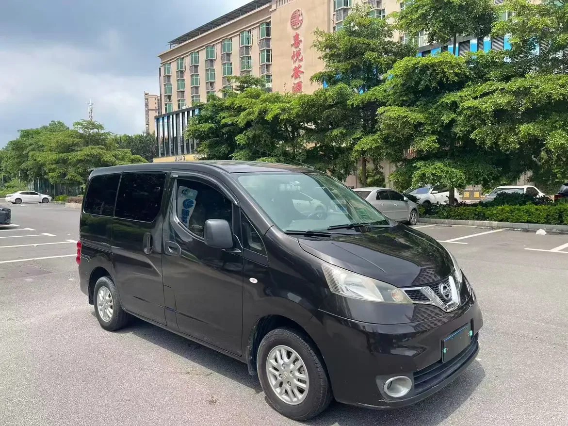Nissan NV200