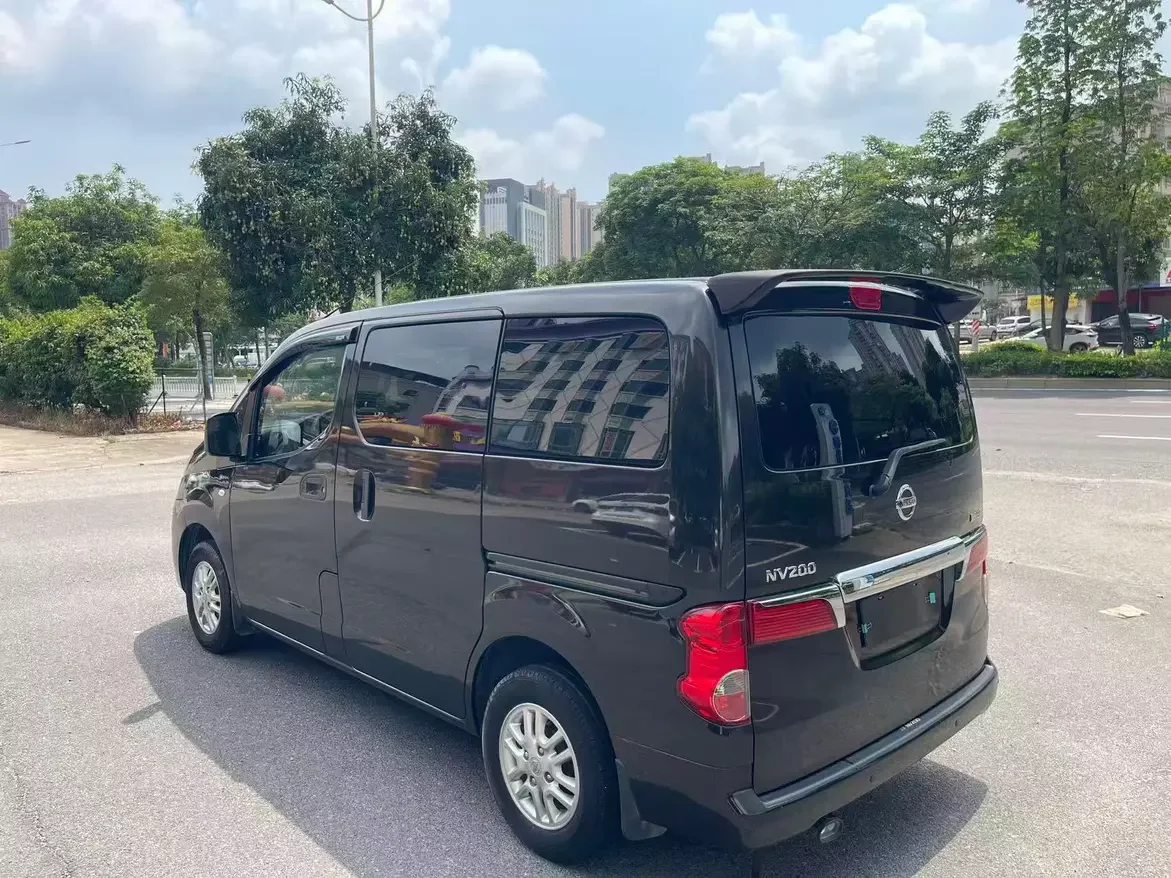 Nissan NV200