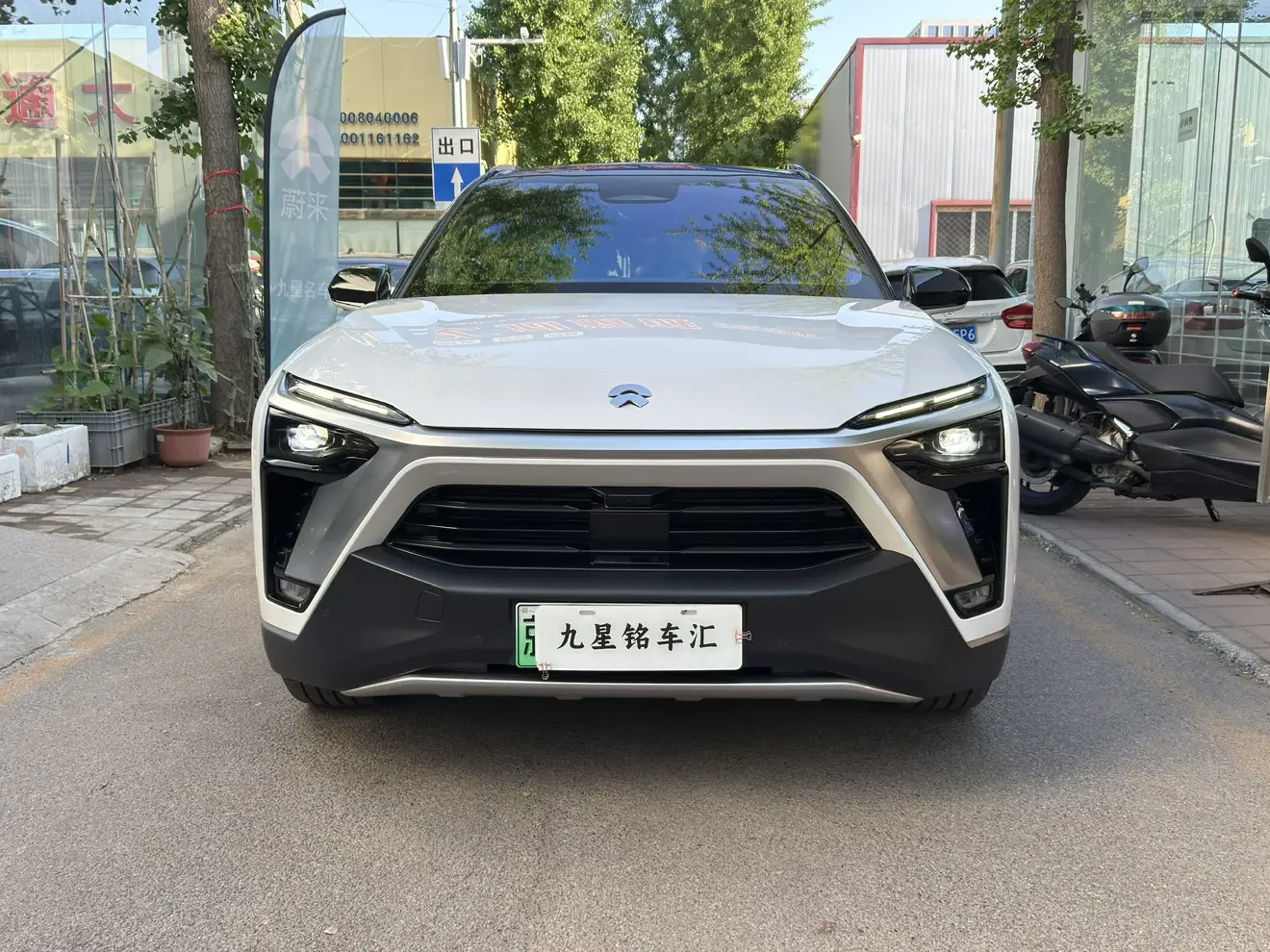 NIO ES8
