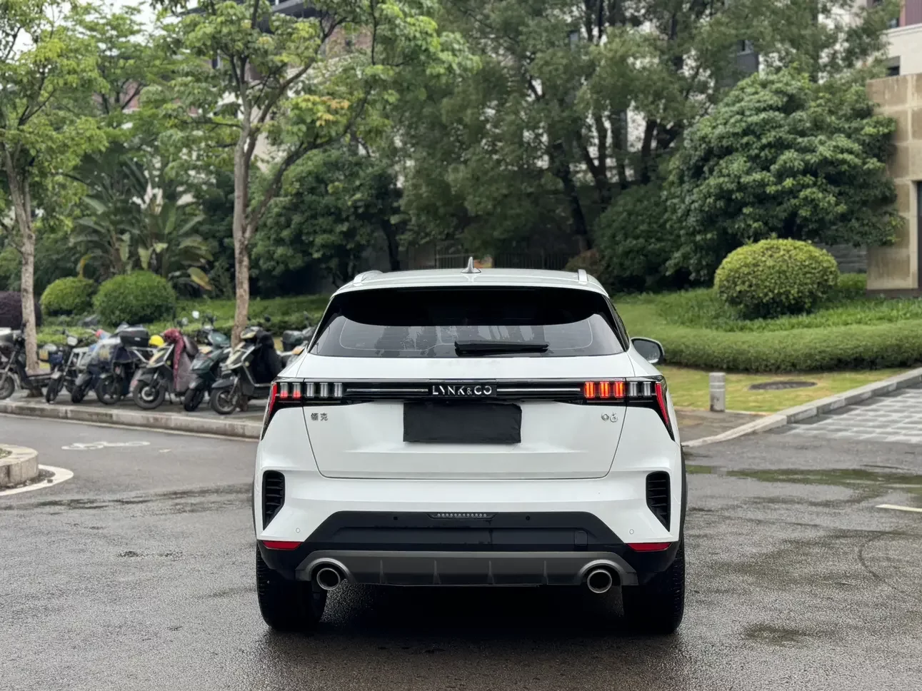 Lynk & Co 06