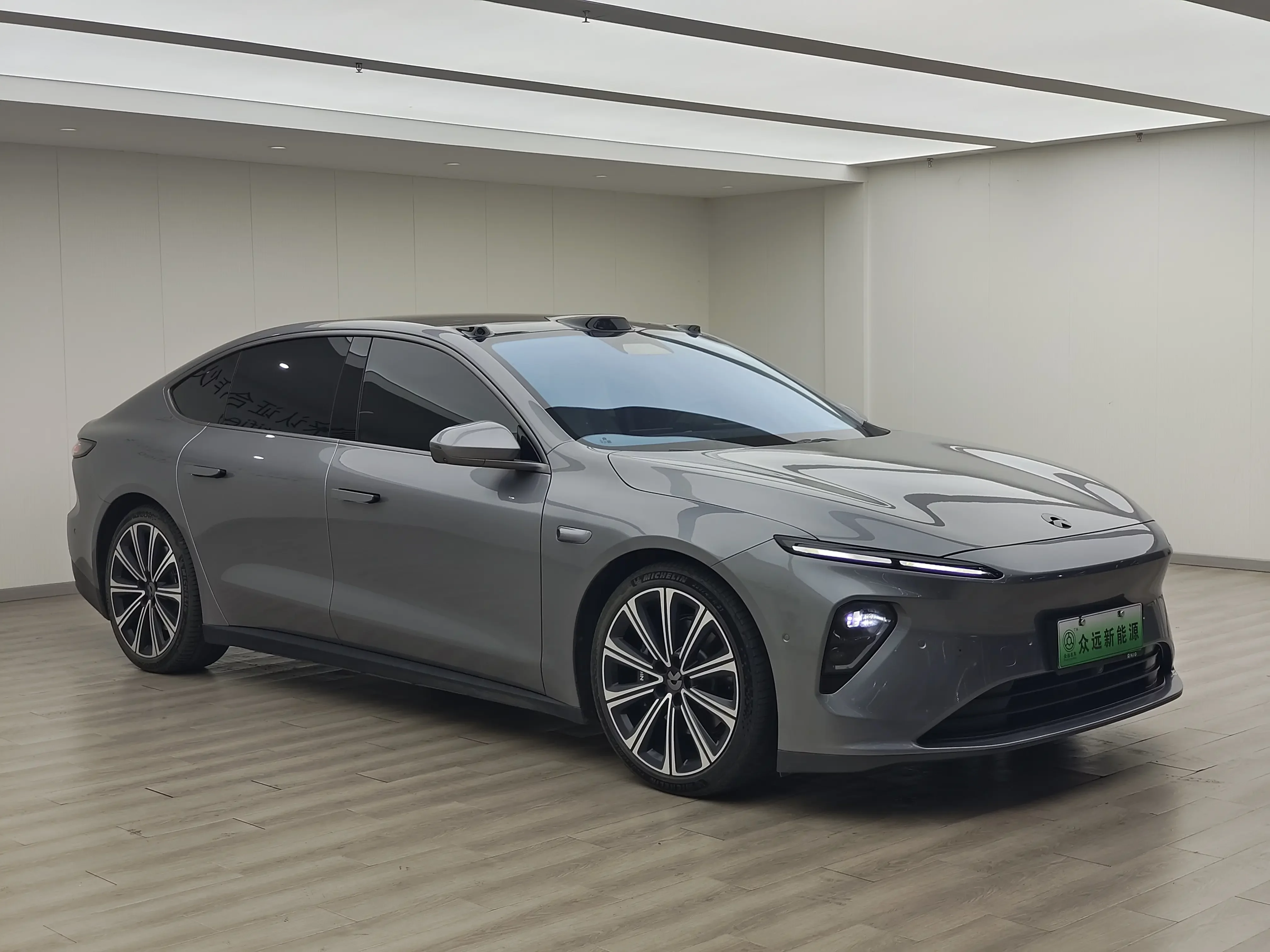 NIO ET7