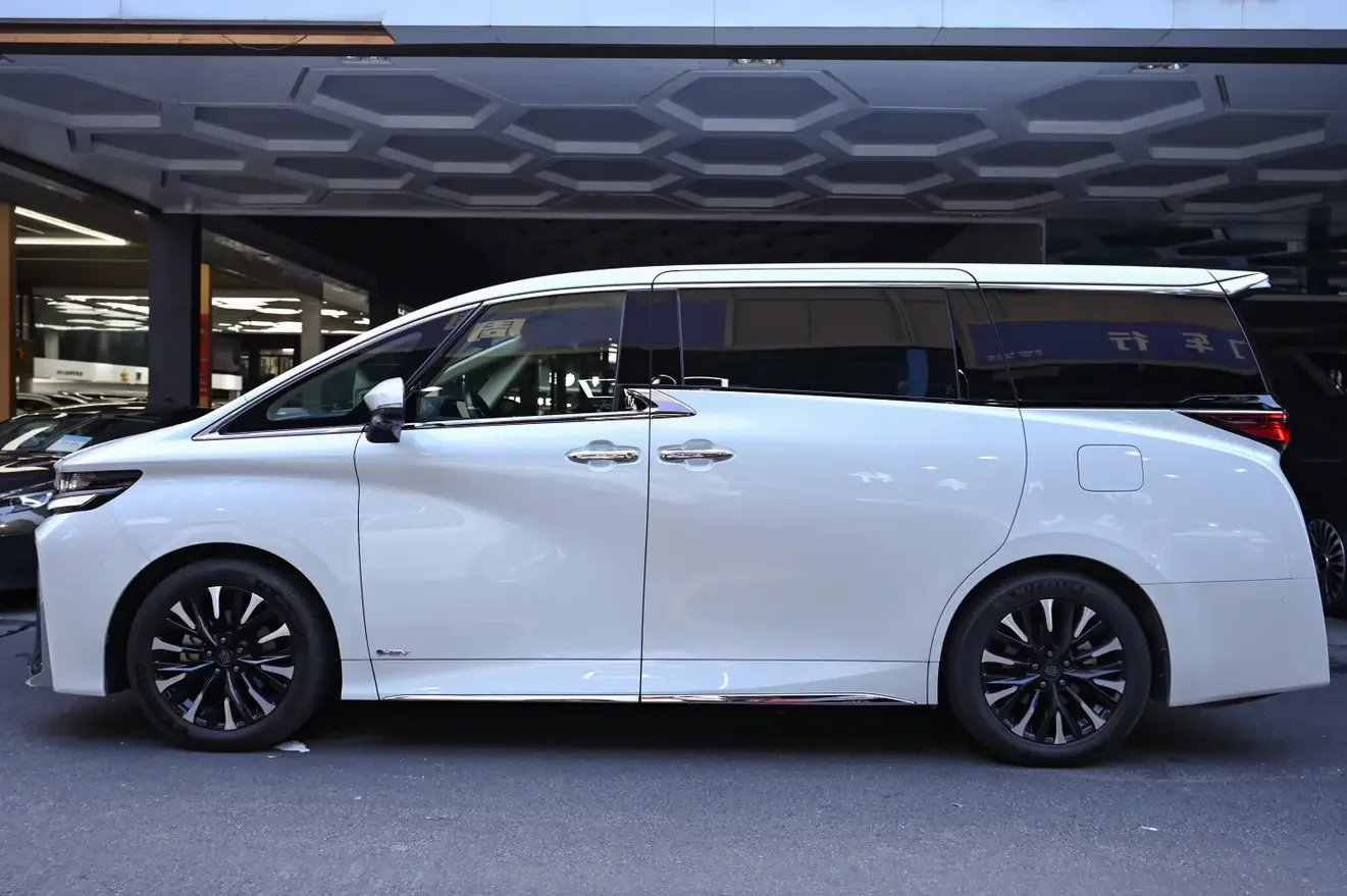 Toyota Crown Wellfire