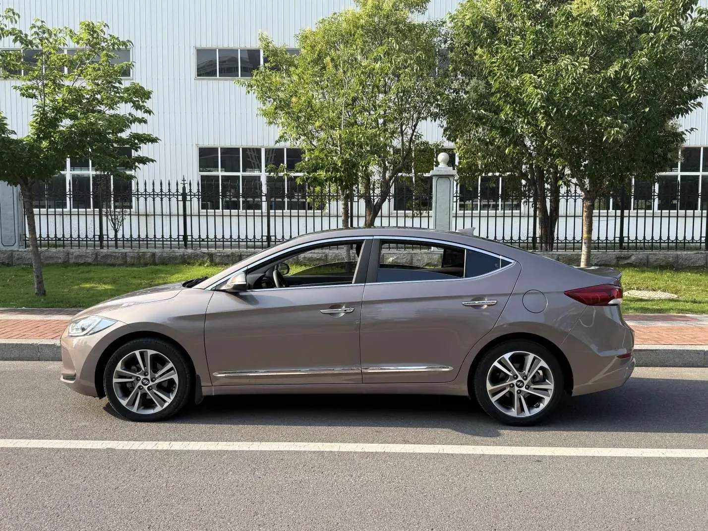 Hyundai lead