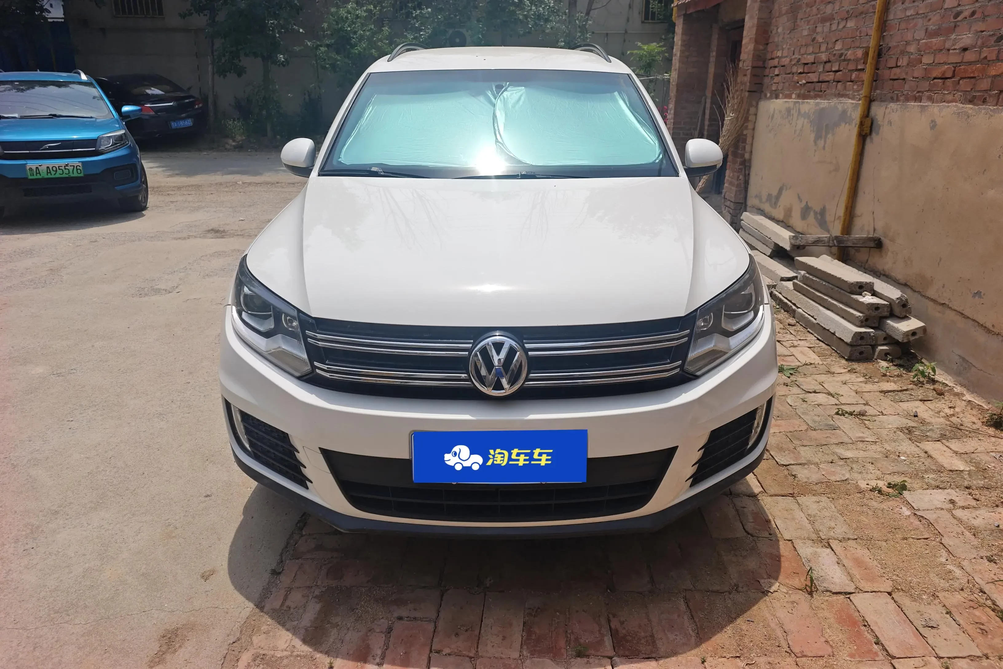 Volkswagen Tiguan (Tharu)