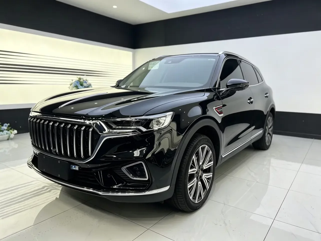 Hongqi HS5