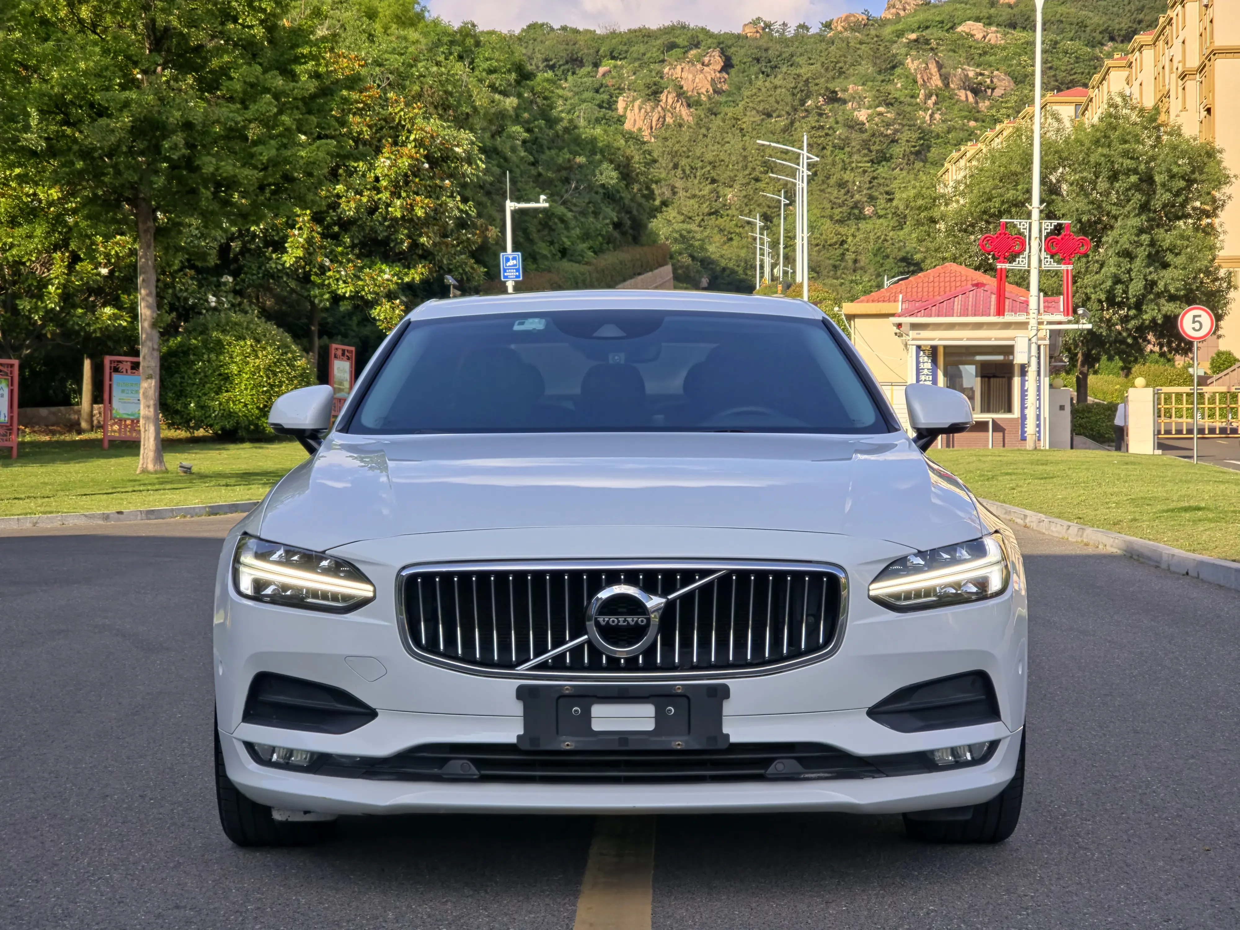 Volvo S90
