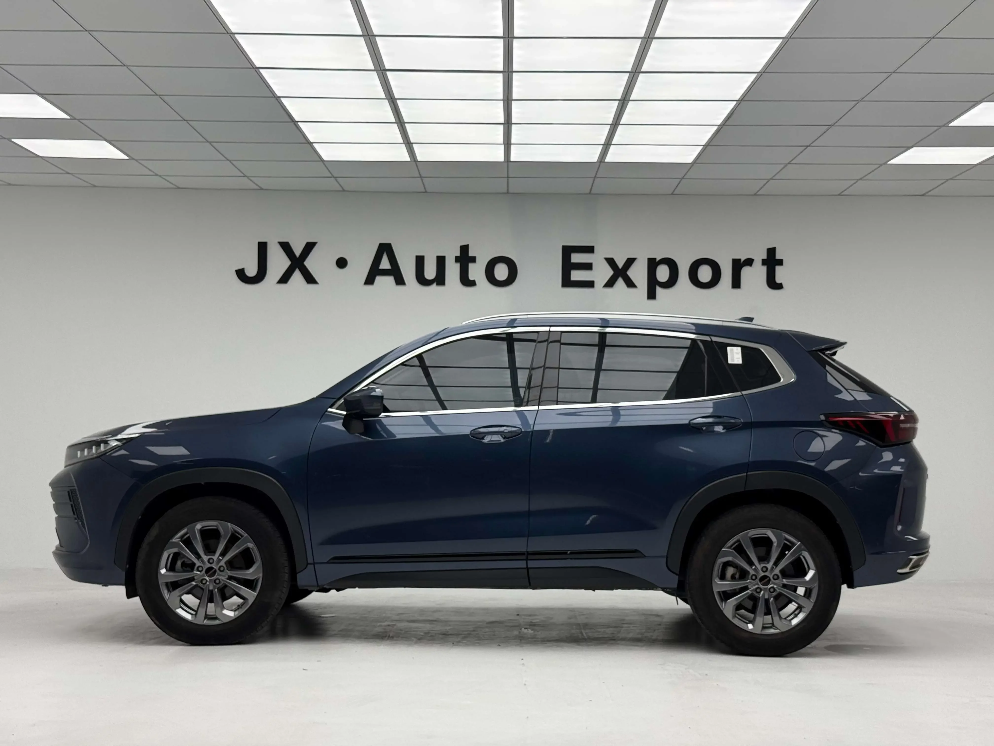 Exeed LX