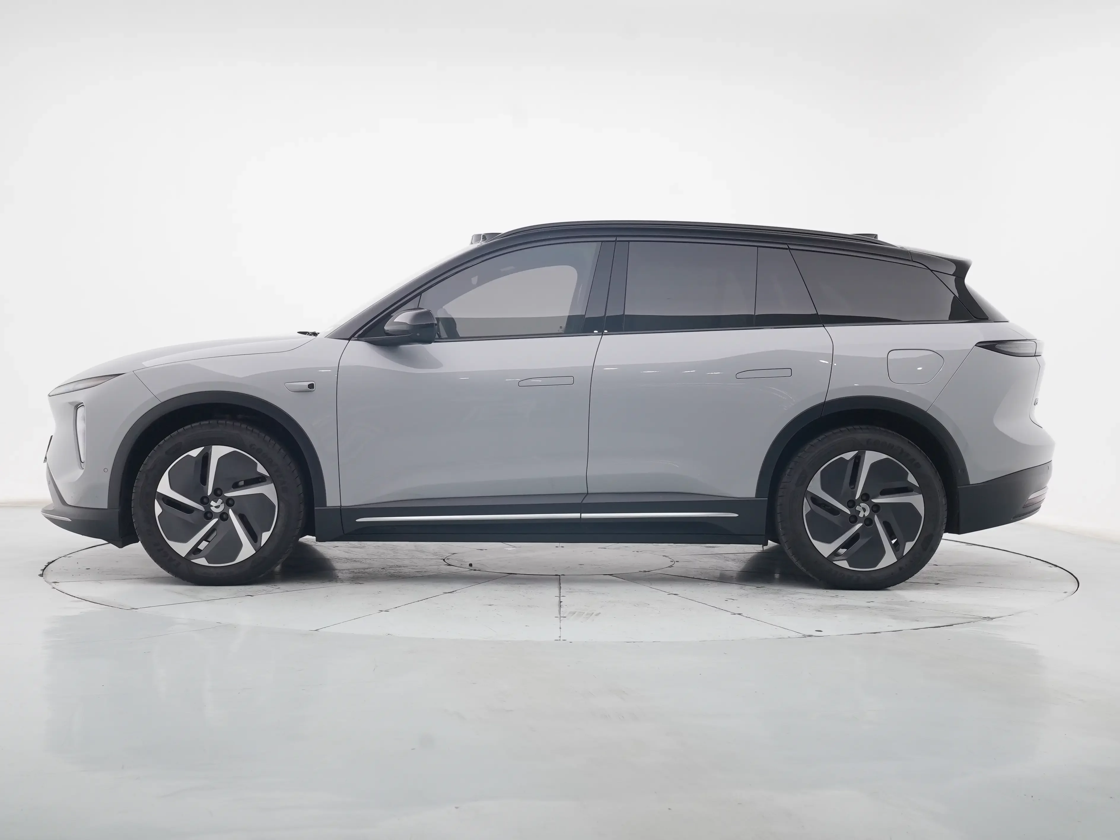NIO ES6
