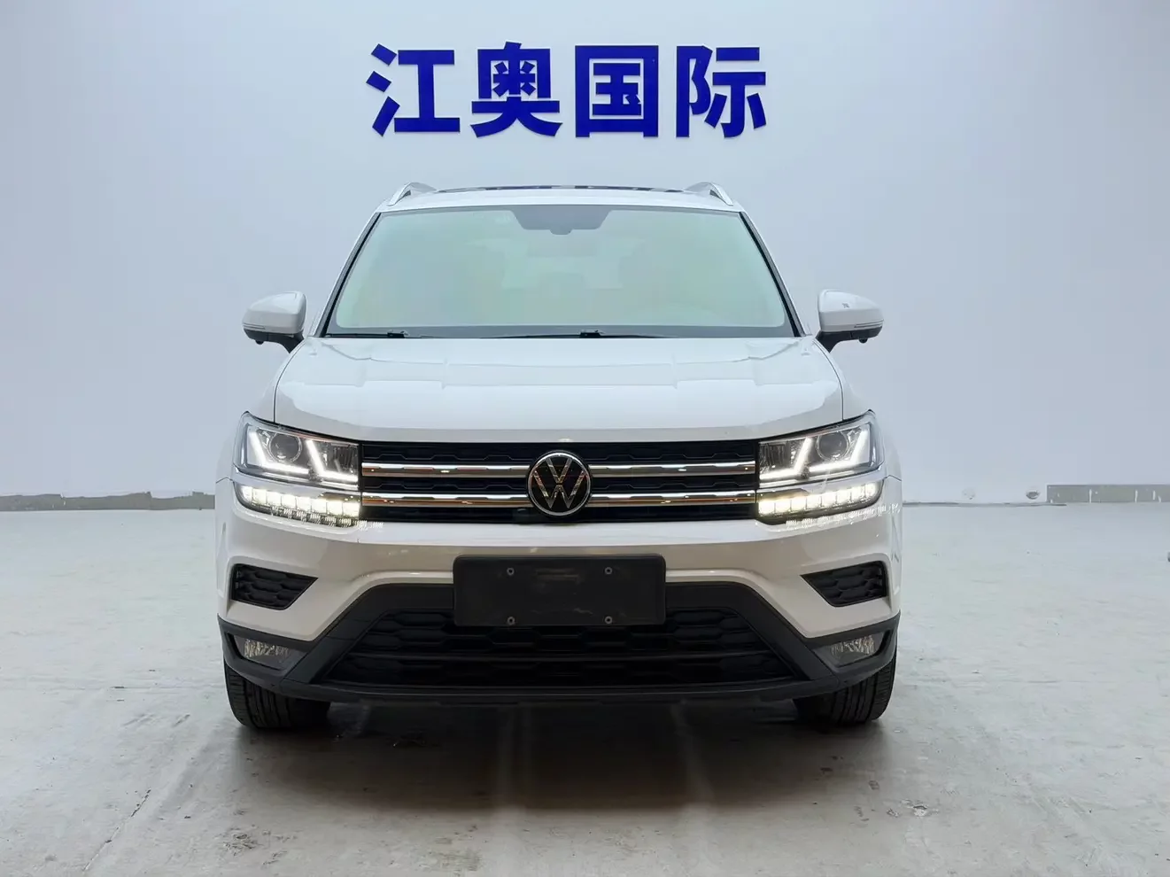 Volkswagen Tharu