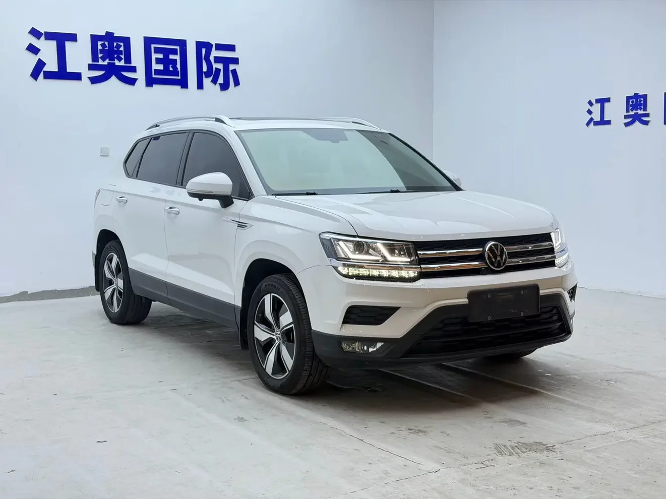Volkswagen Tharu
