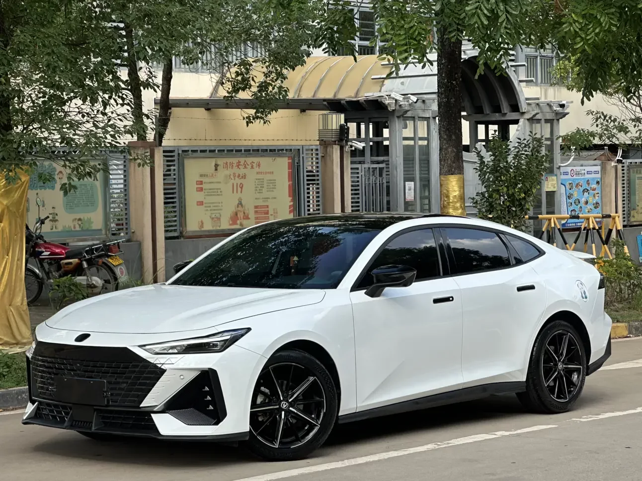 Changan UNI-V