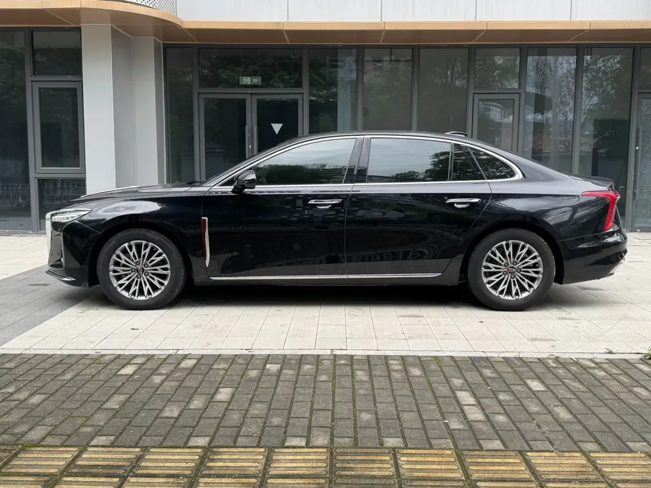 Hongqi H5