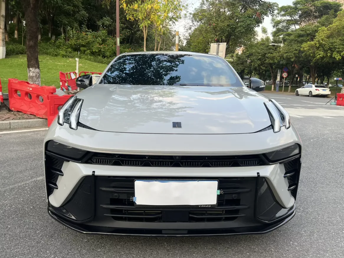Lynk & Co 03
