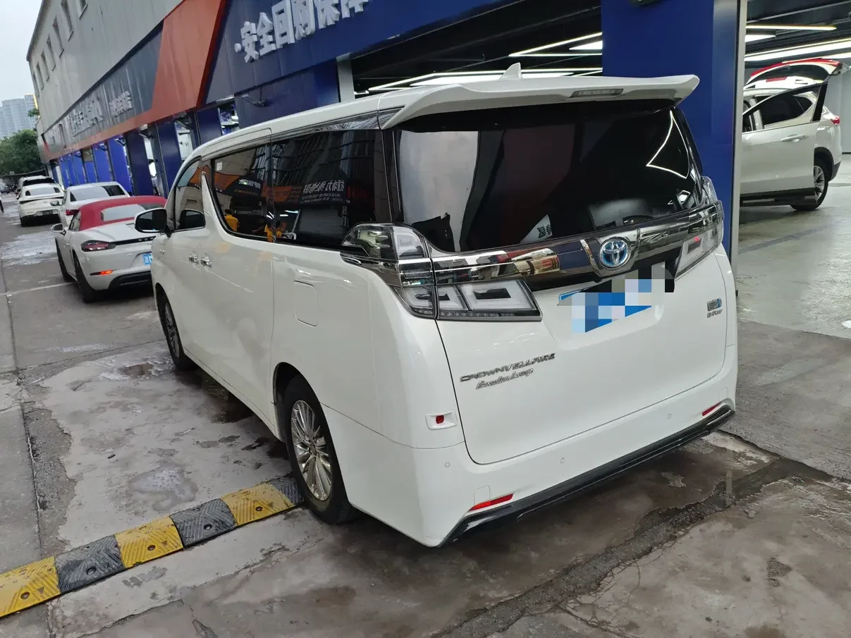 Toyota Crown Wellfire