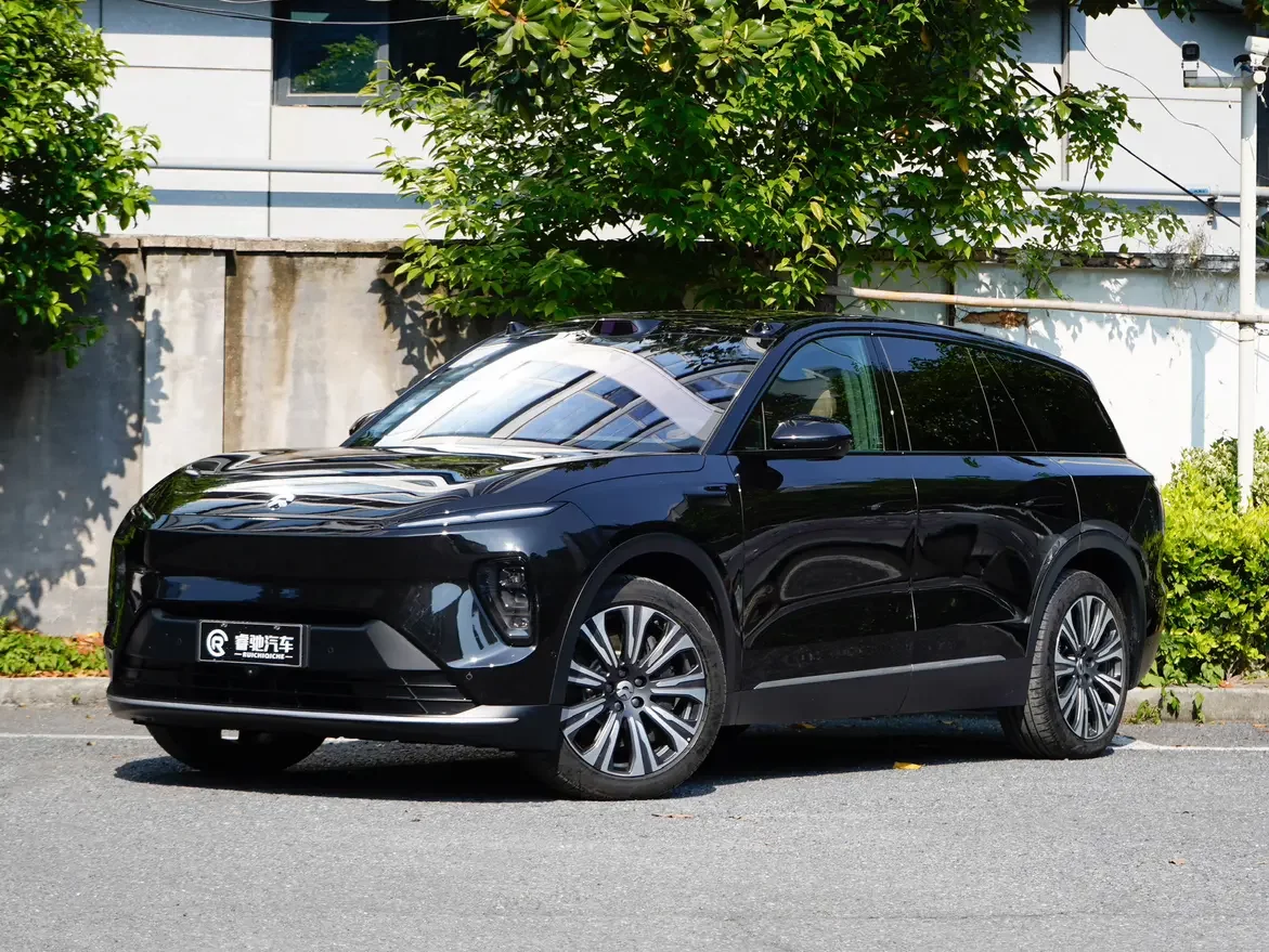 NIO ES8