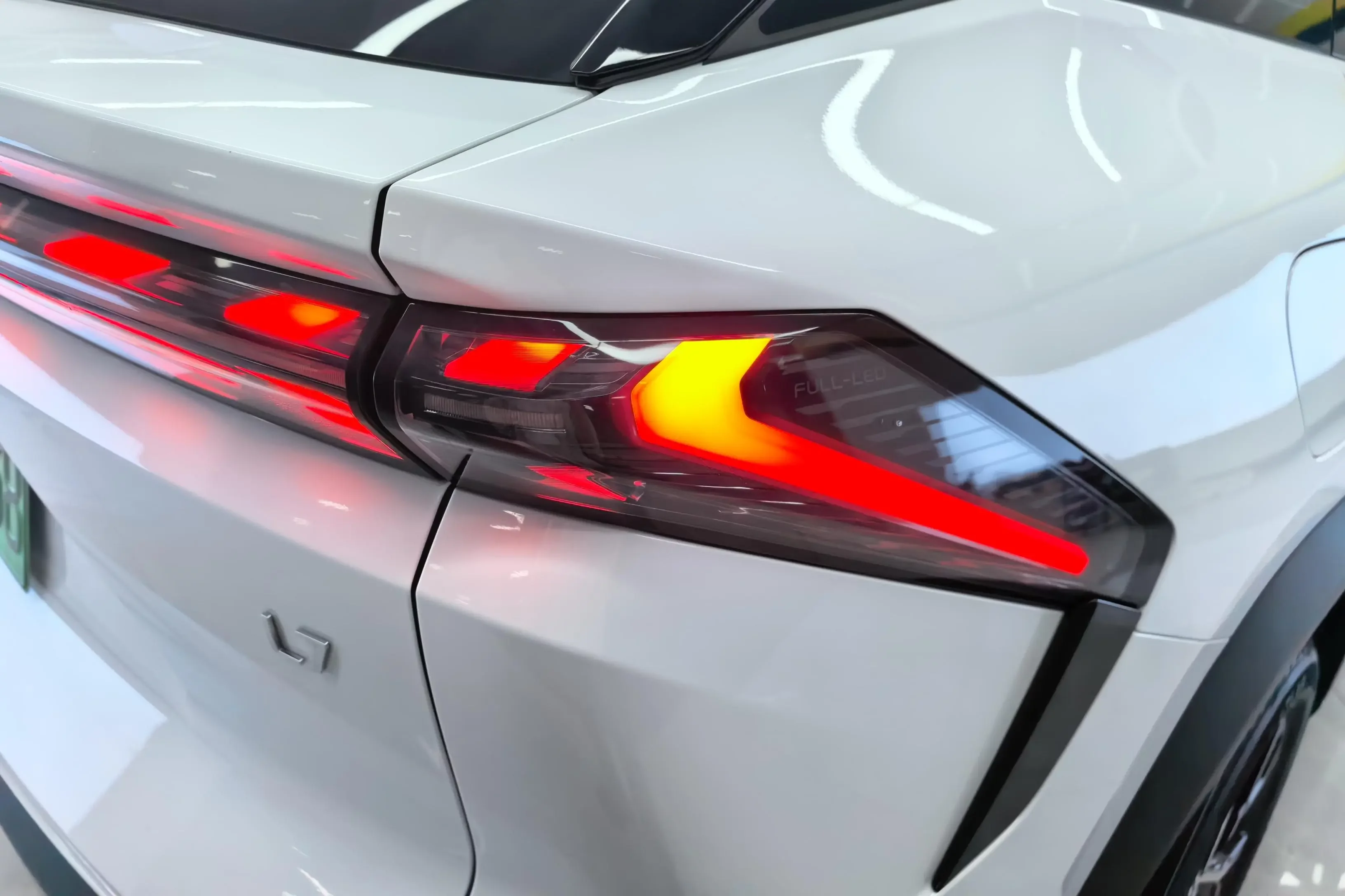 Geely Galaxy L7