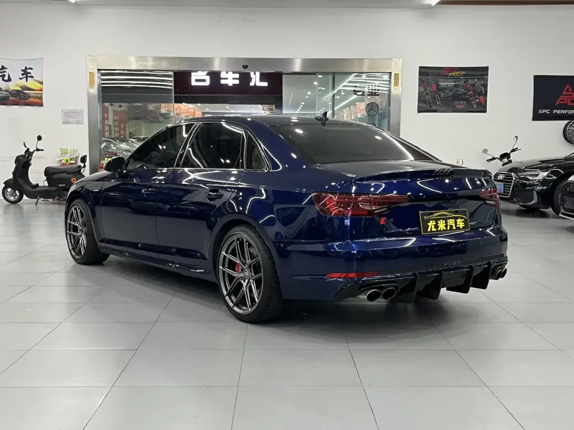 Audi S4