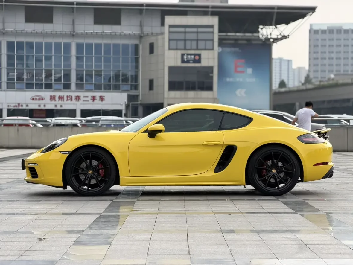 Porsche 718
