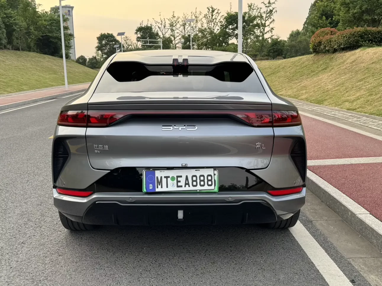 BYD Song L EV