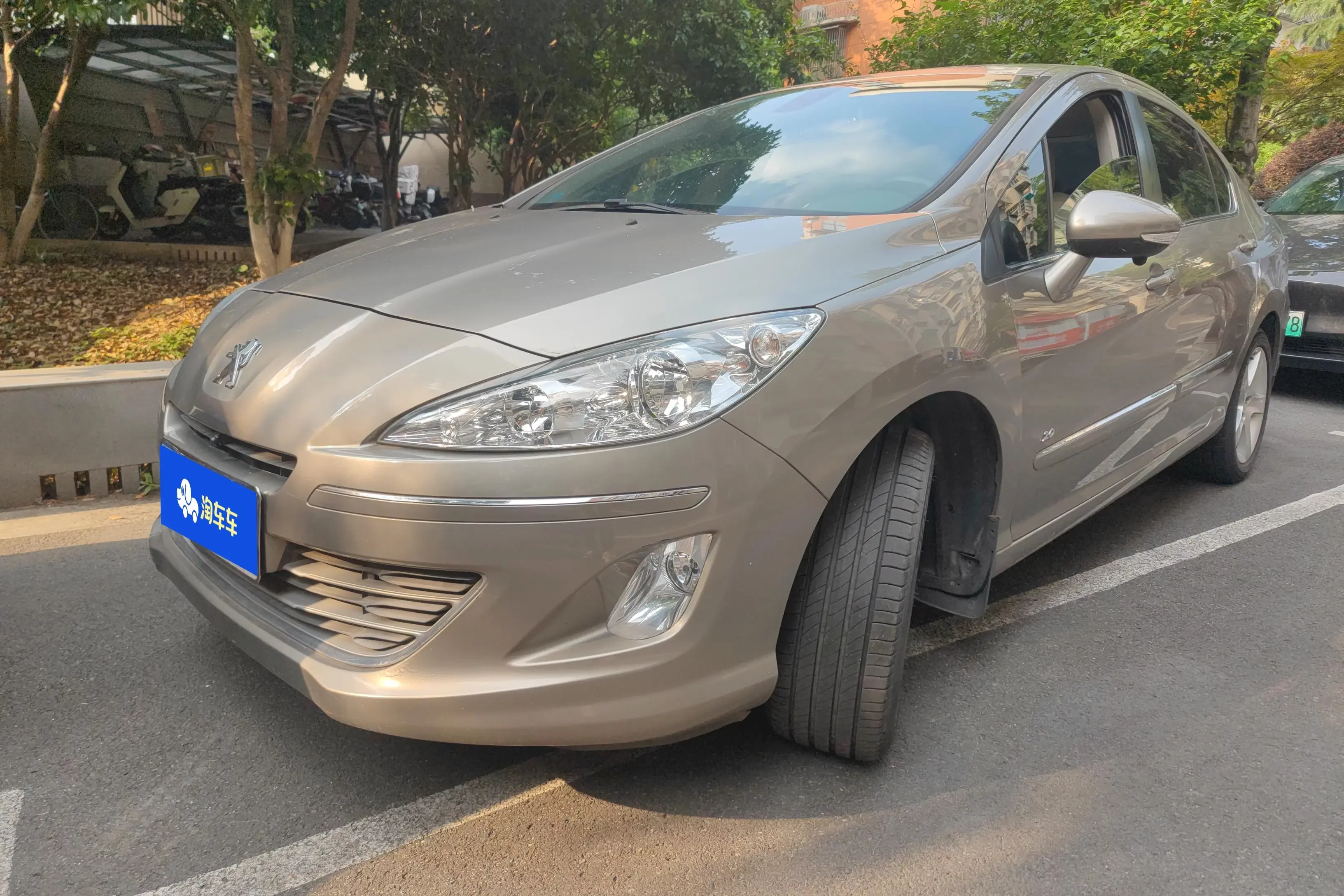 Peugeot 408