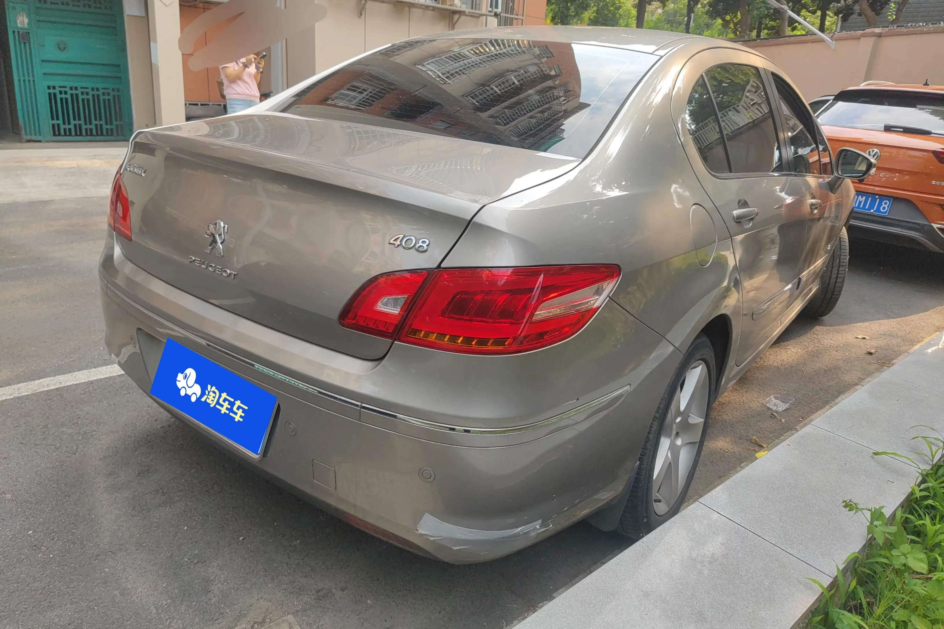 Peugeot 408