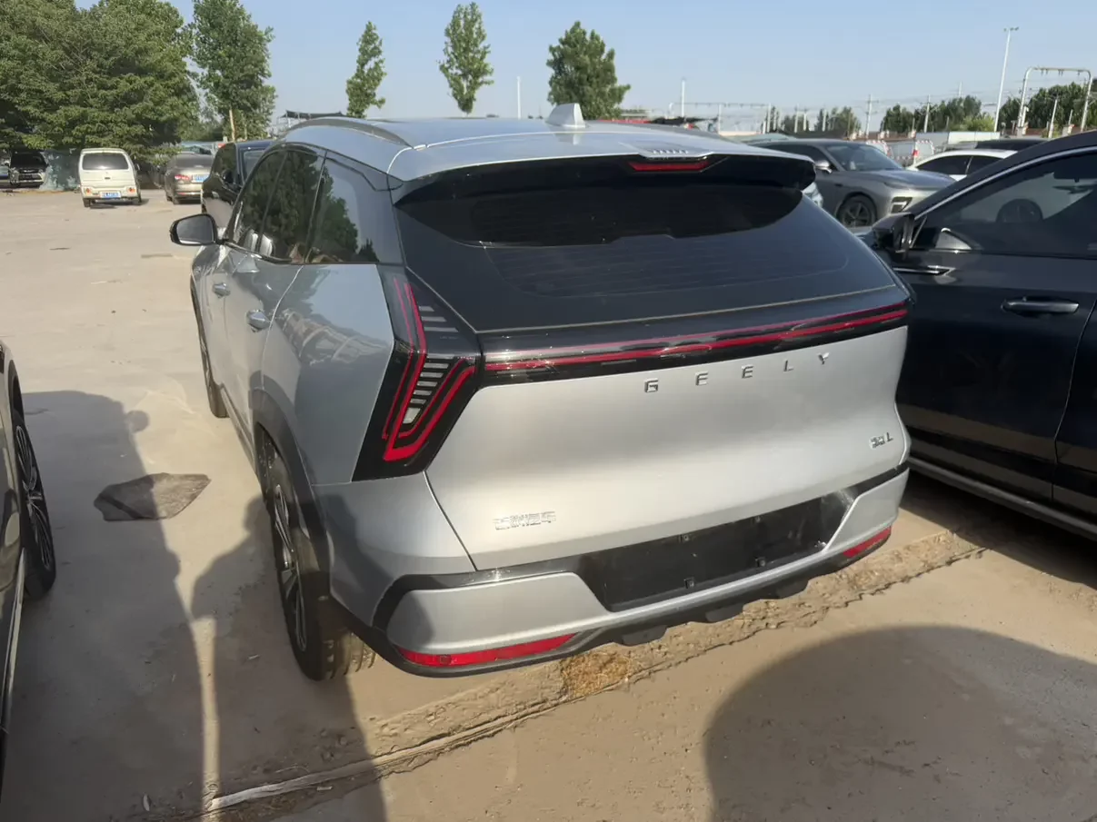 Geely Atlas L