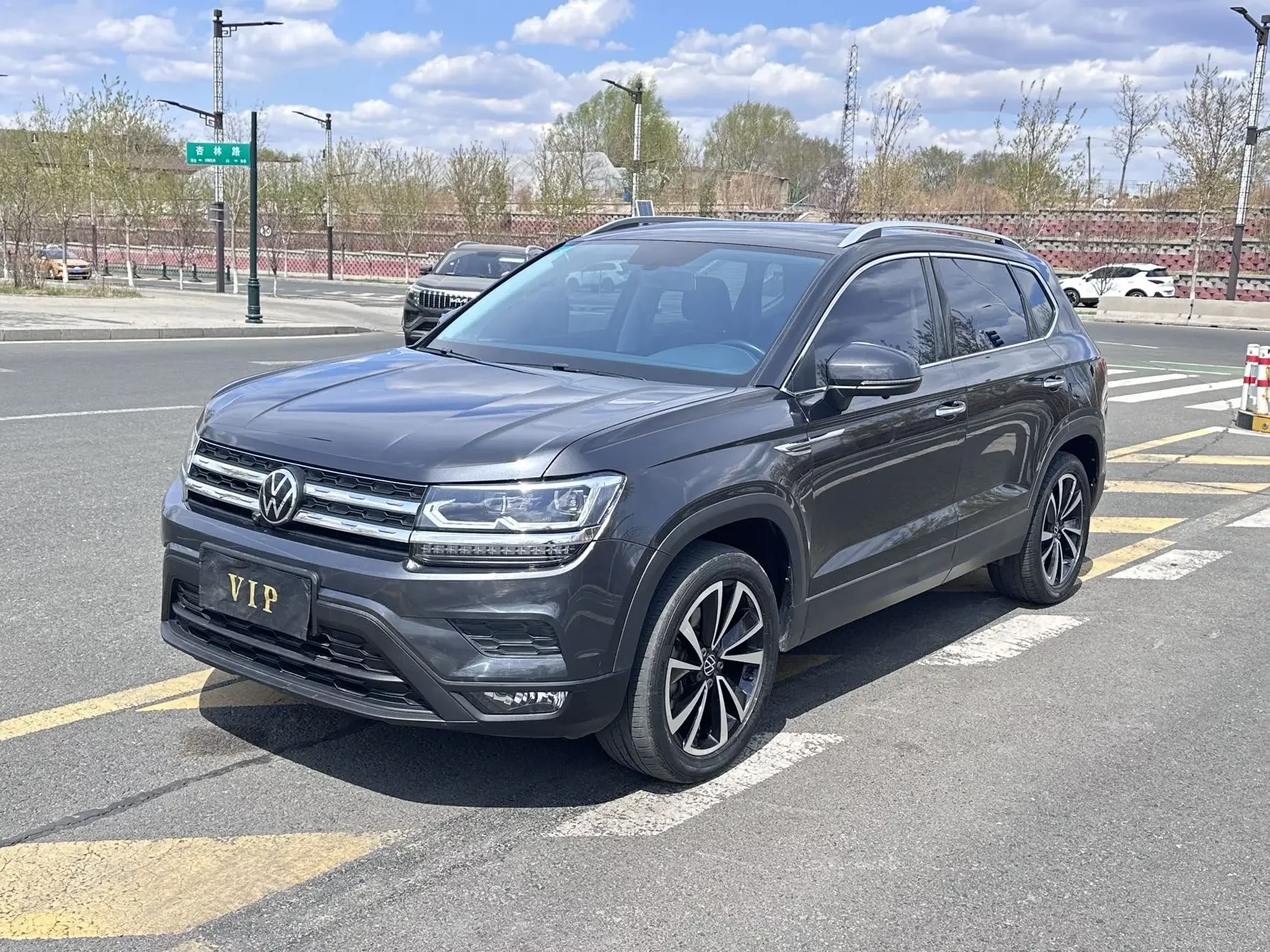 Volkswagen Tharu