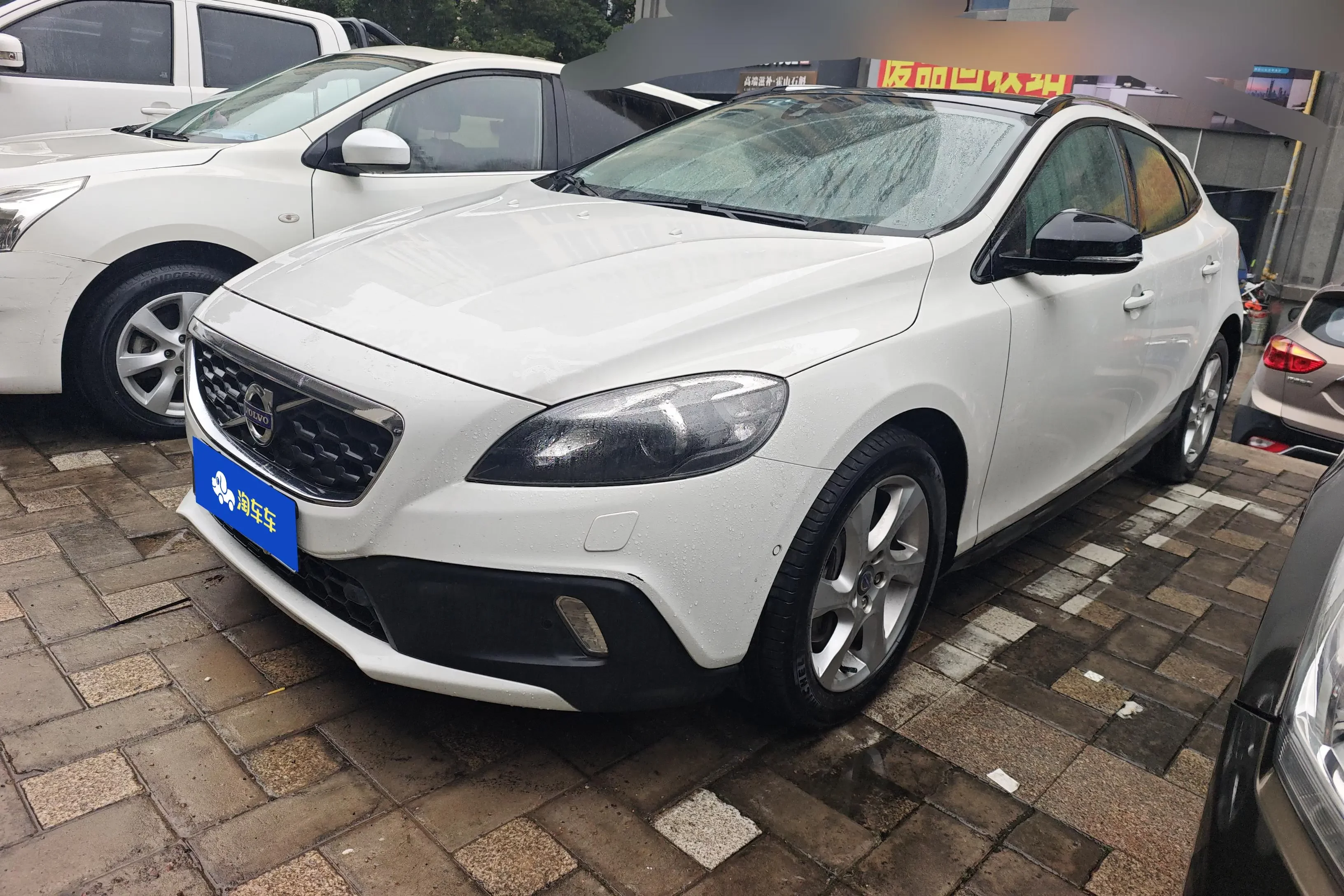 Volvo V40