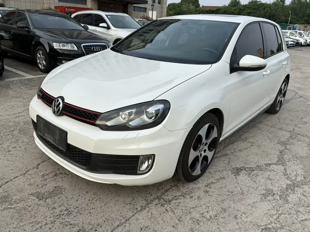 Volkswagen Golf GTI