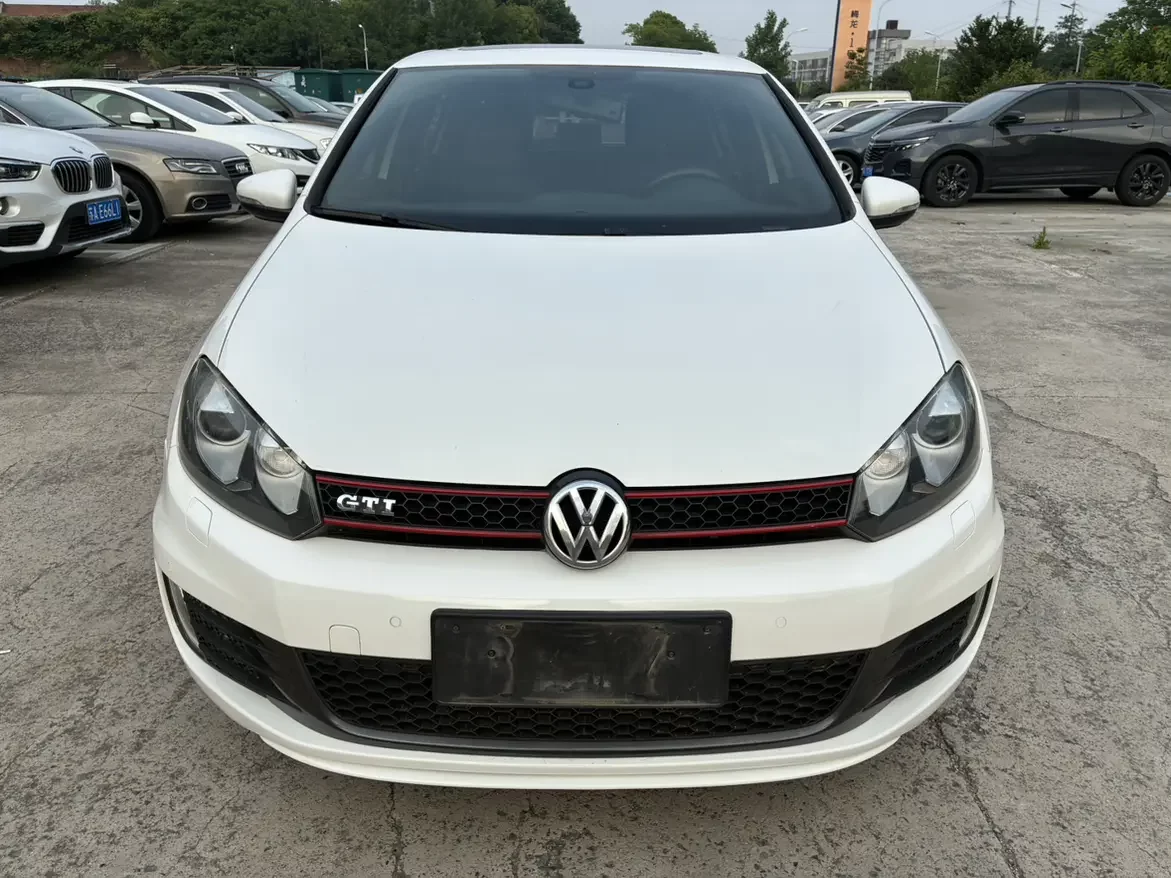 Volkswagen Golf GTI