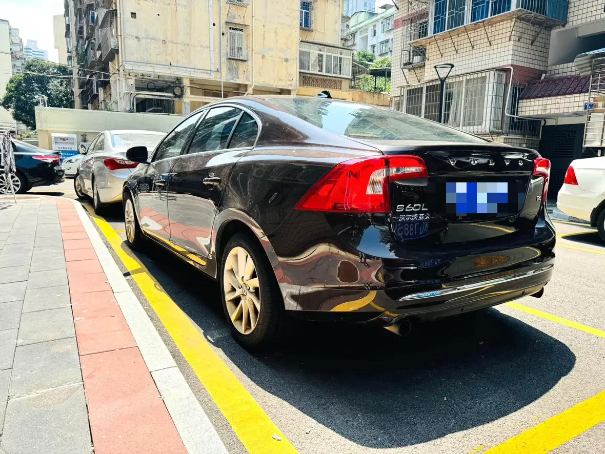 Volvo S60