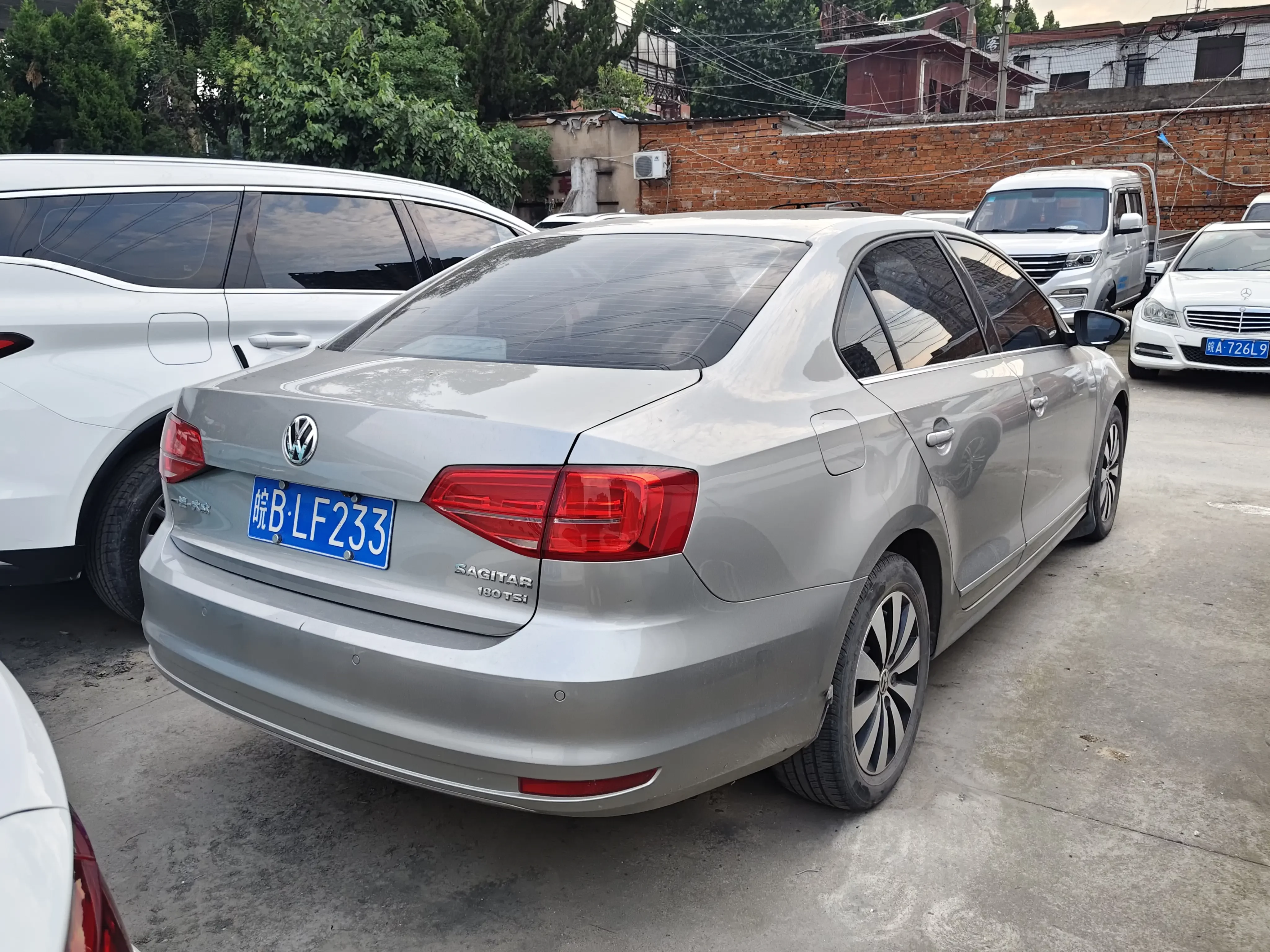 Volkswagen Sagitar