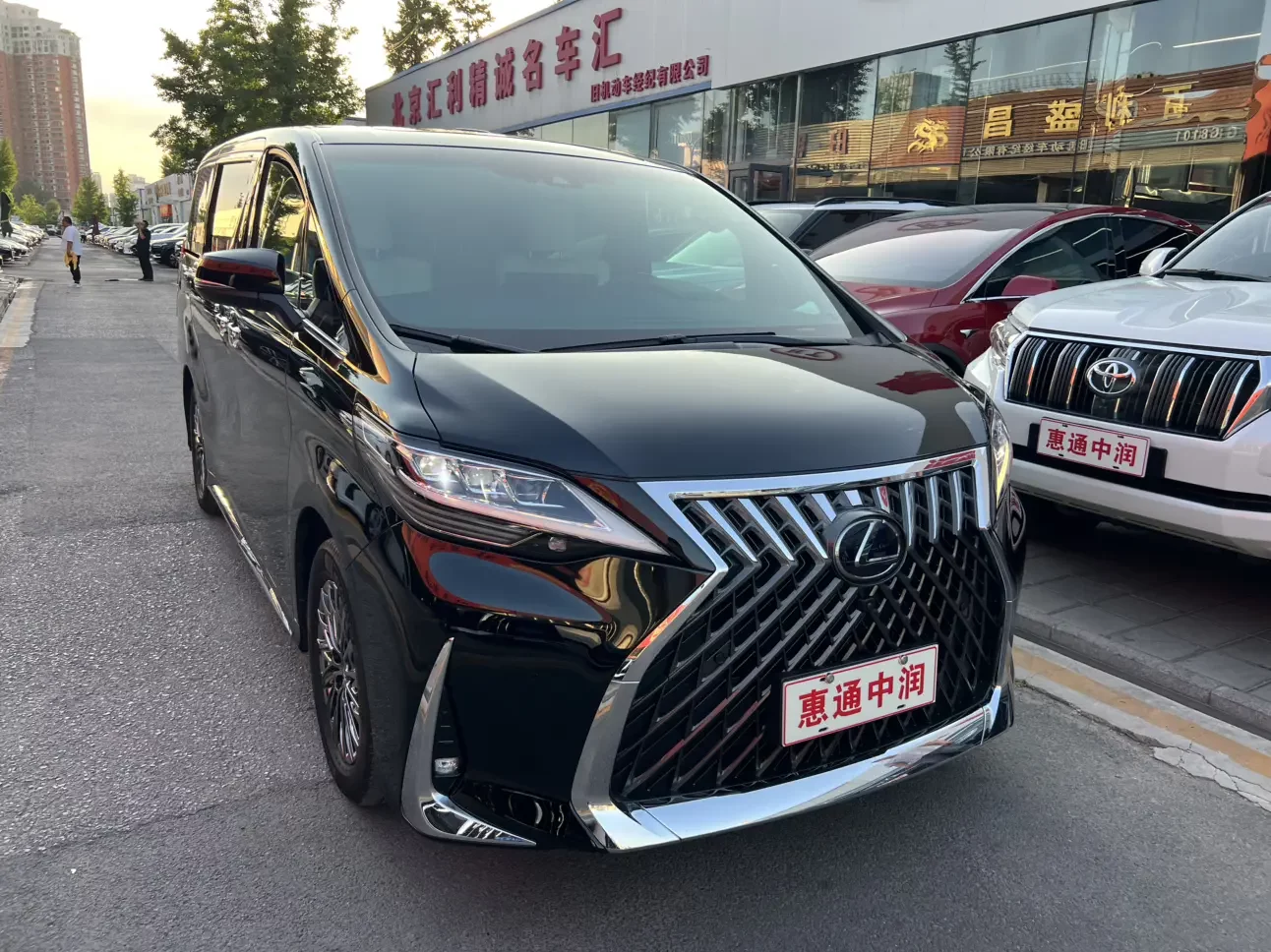 Lexus LM