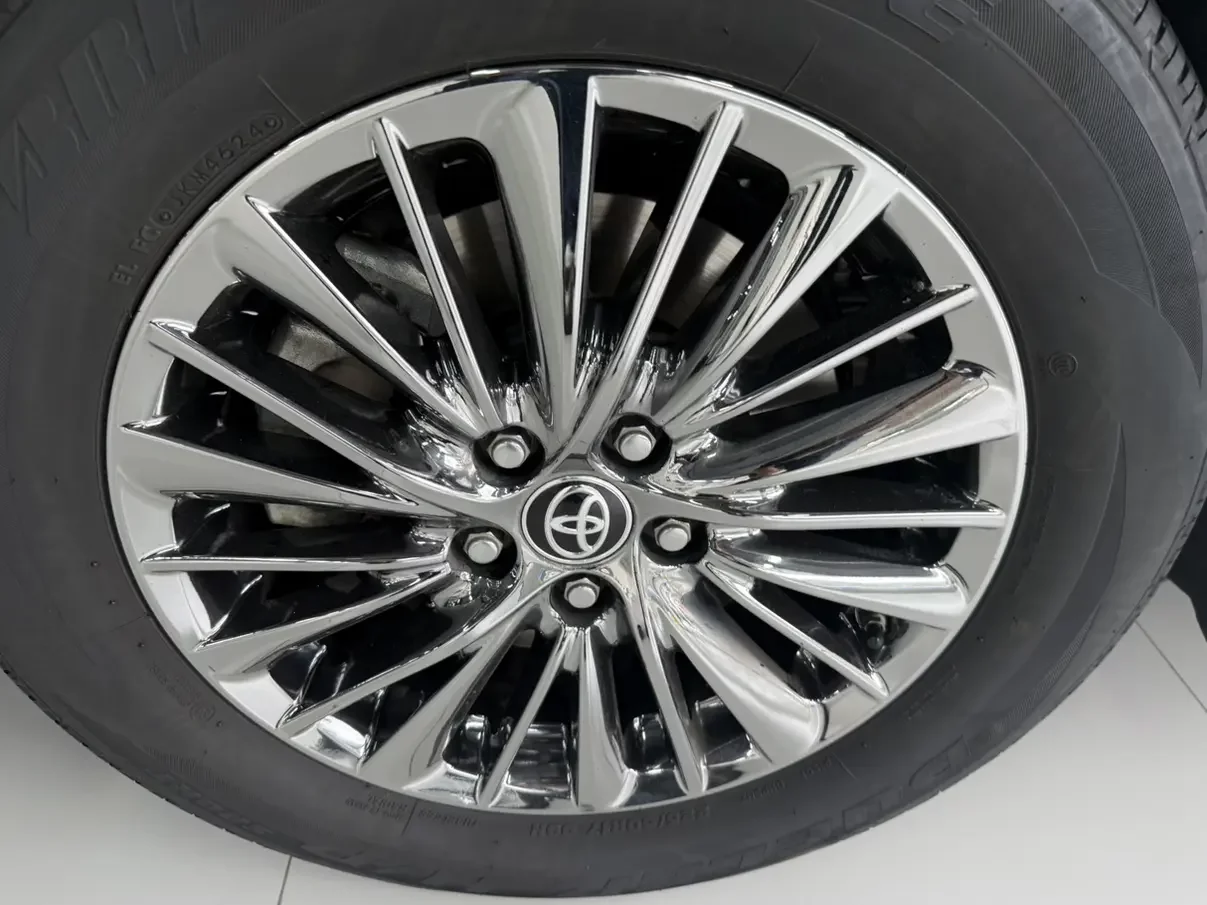 Toyota Crown Wellfire