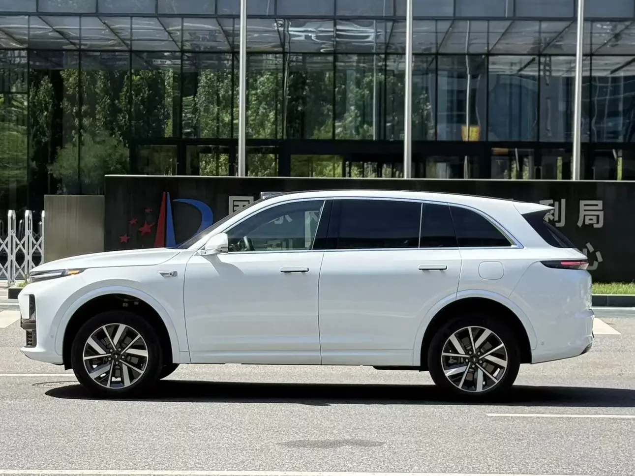 Lixiang L7