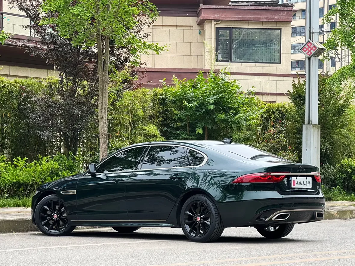 Jaguar XFL