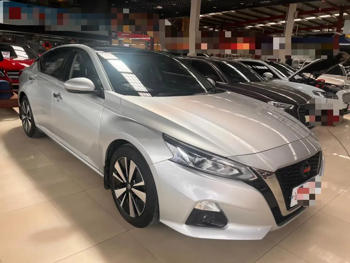 Nissan Altima