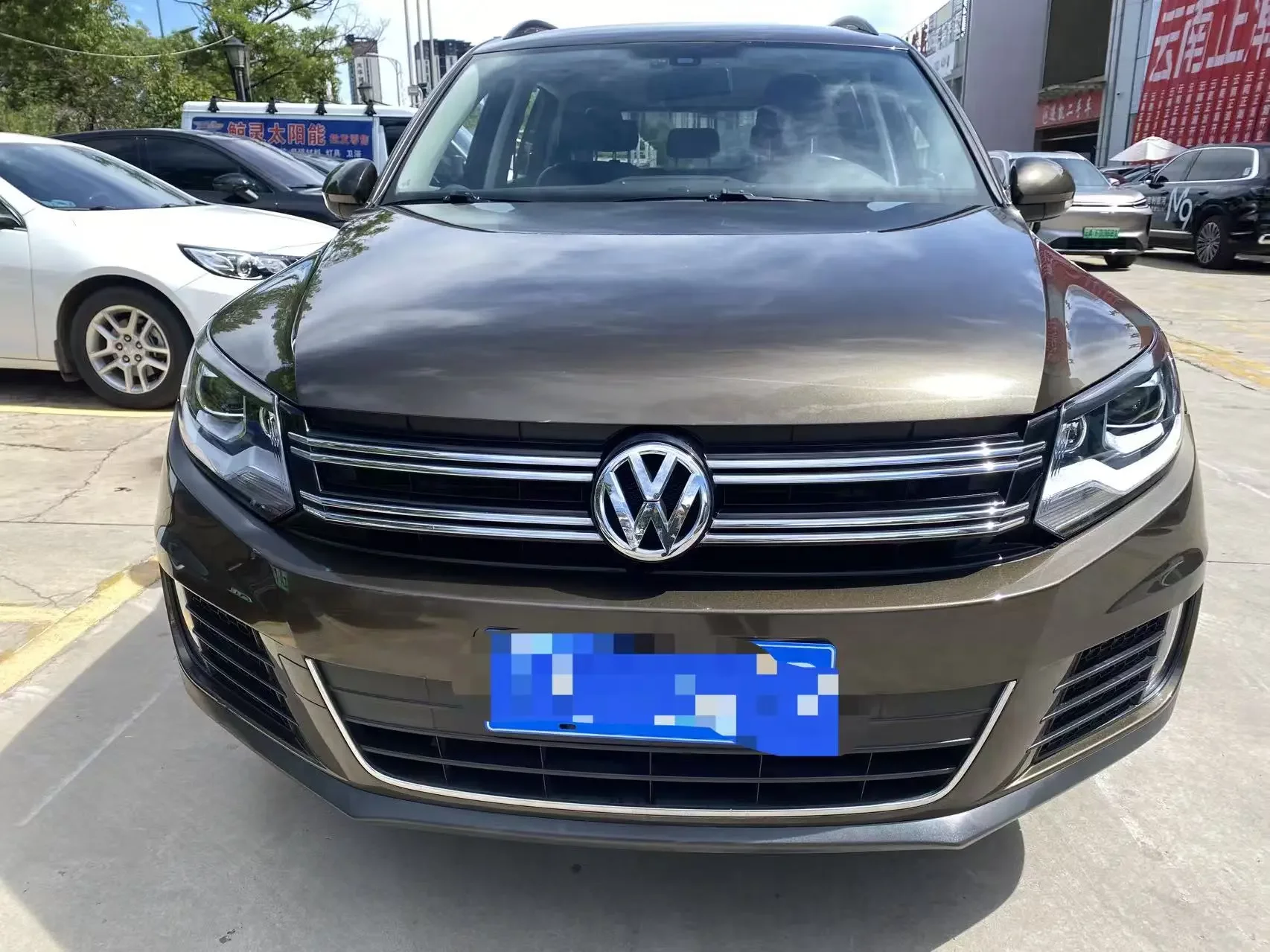 Volkswagen Tiguan (Tharu)