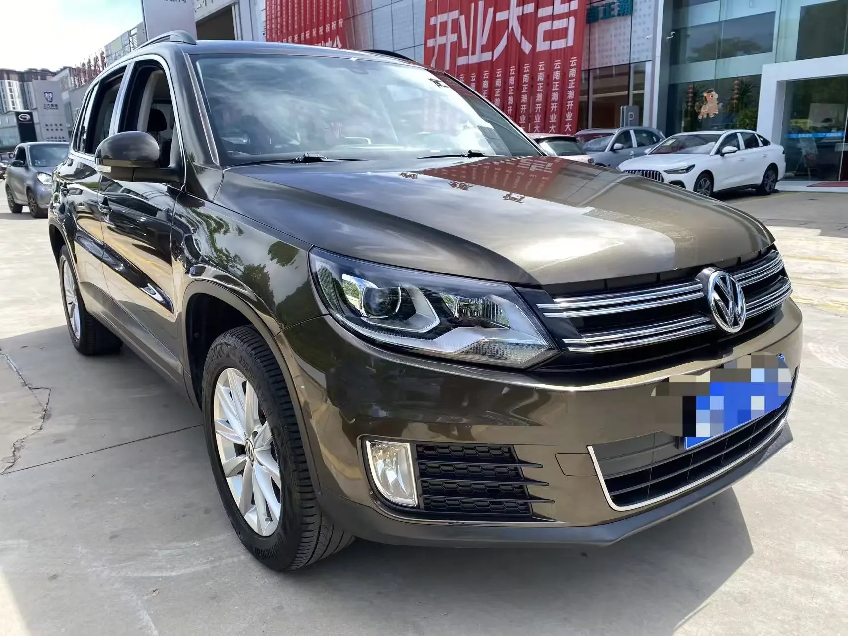 Volkswagen Tiguan (Tharu)