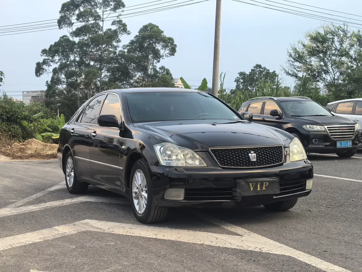 Toyota crown
