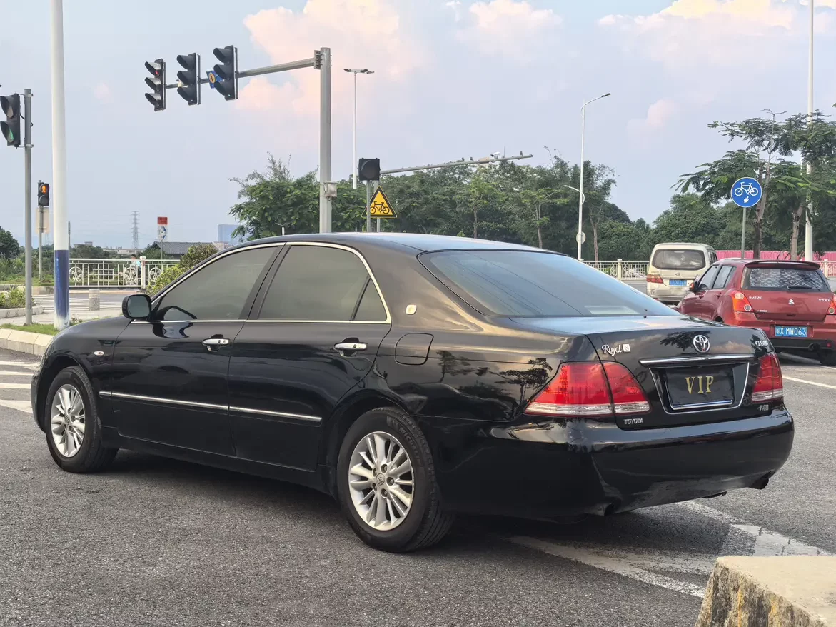 Toyota crown