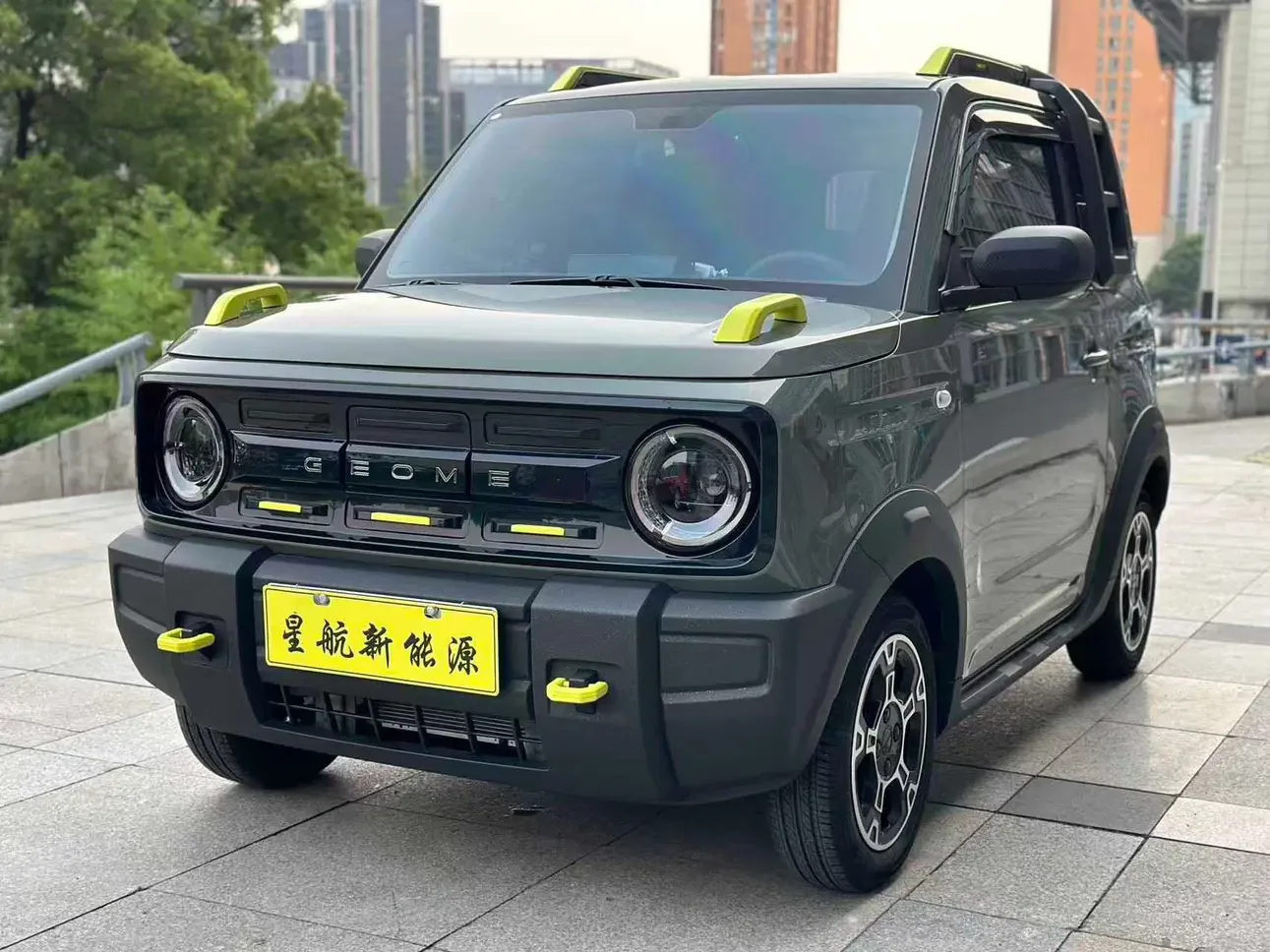 Geely panda