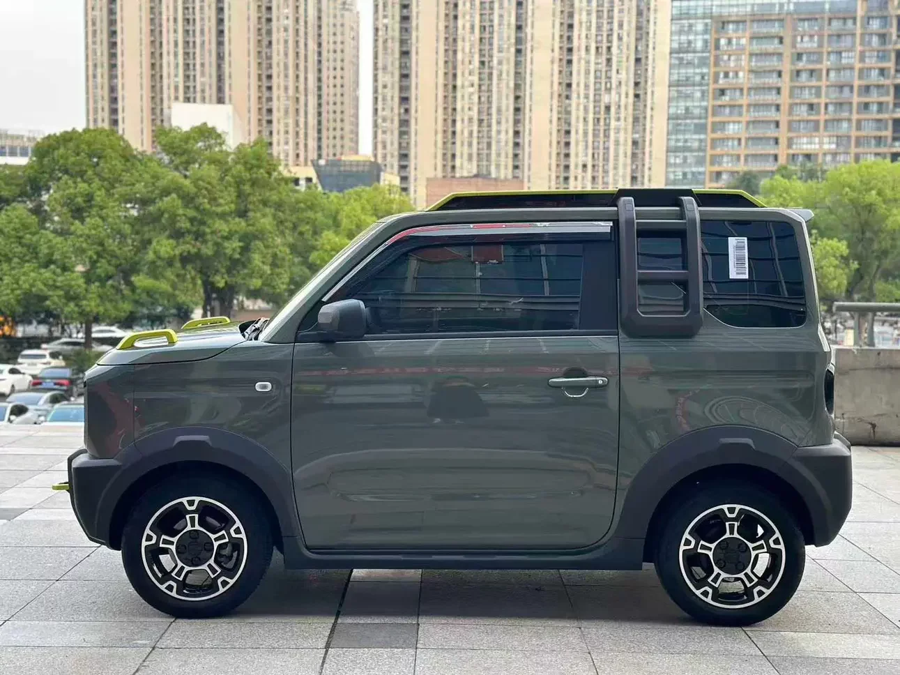 Geely panda