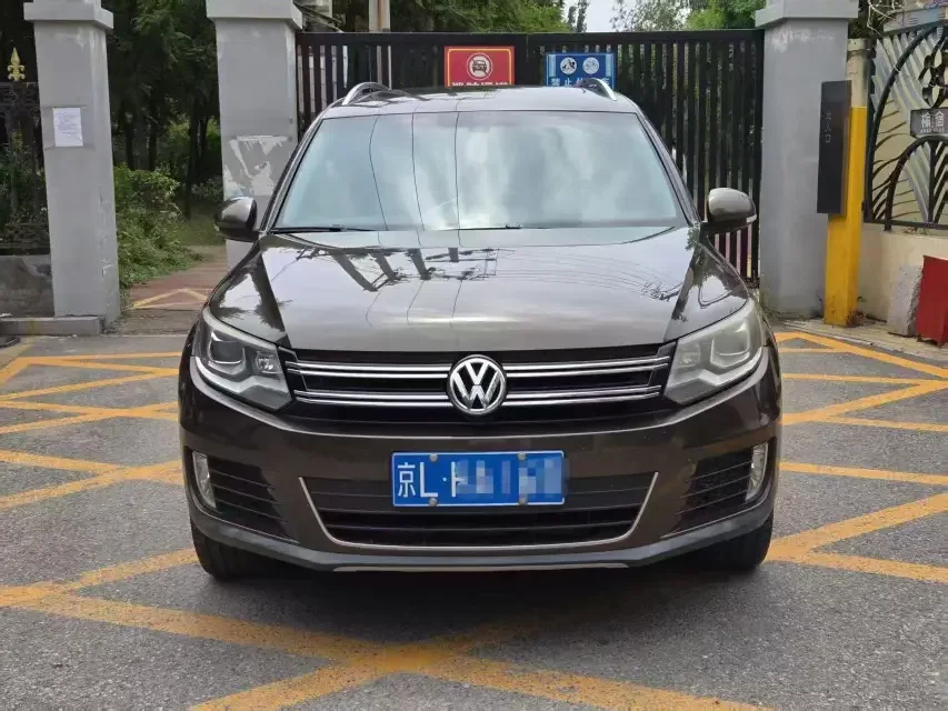 Volkswagen Tiguan (Tharu)