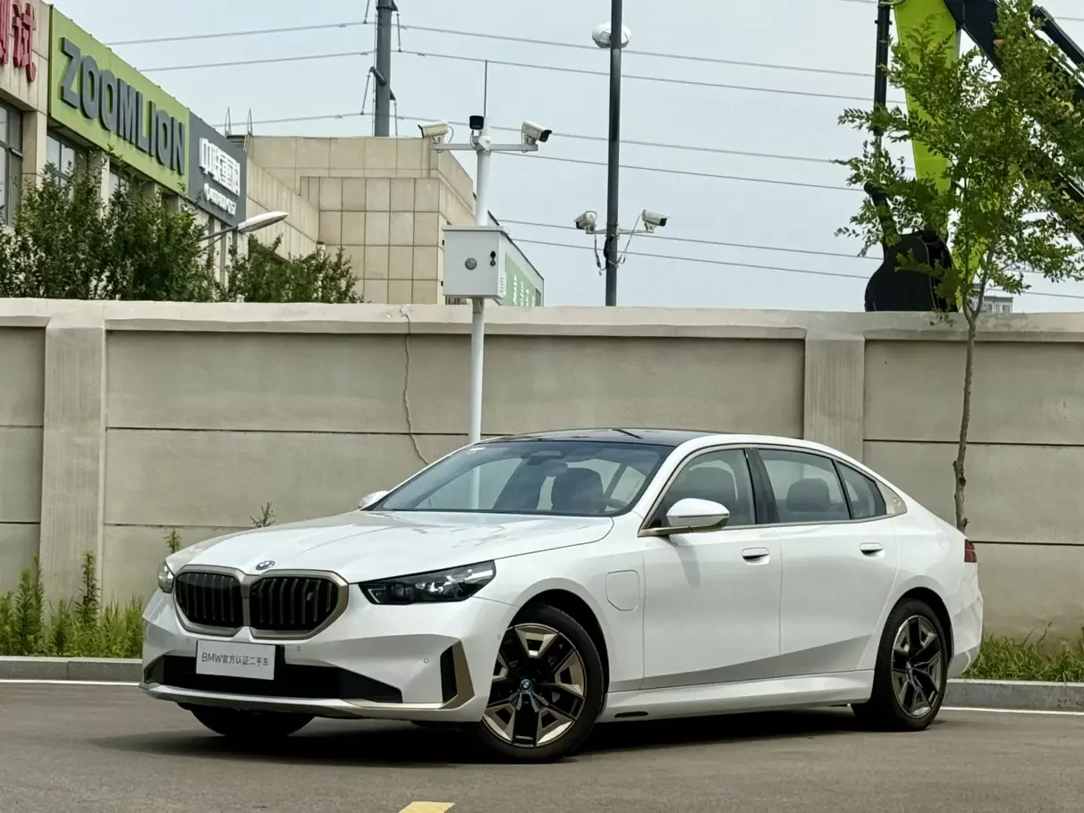 BMW i5