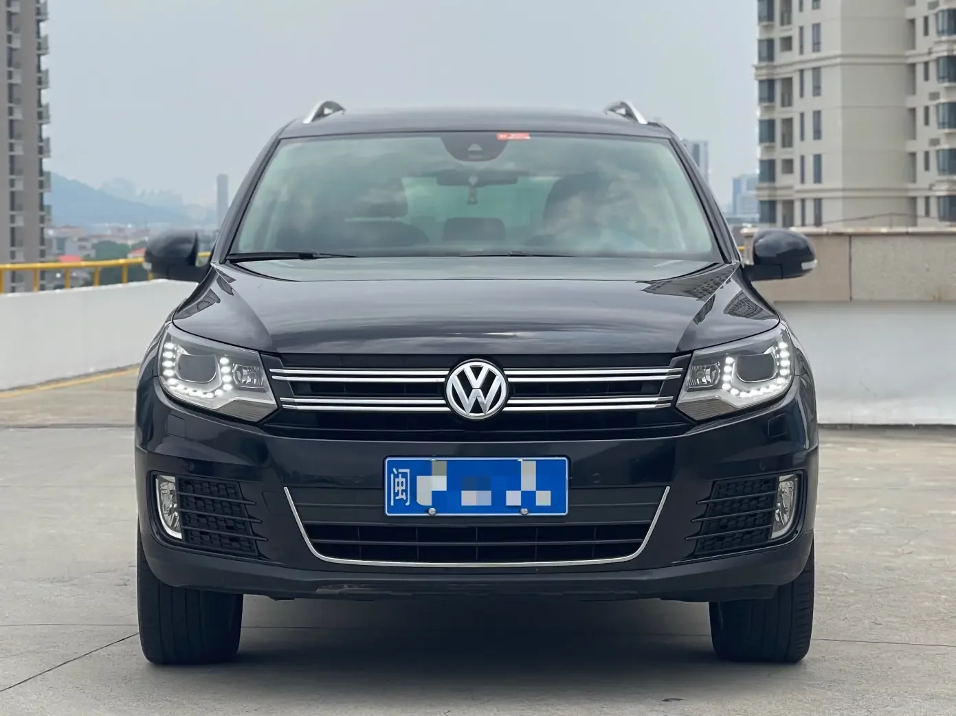 Volkswagen Tiguan (Tharu)
